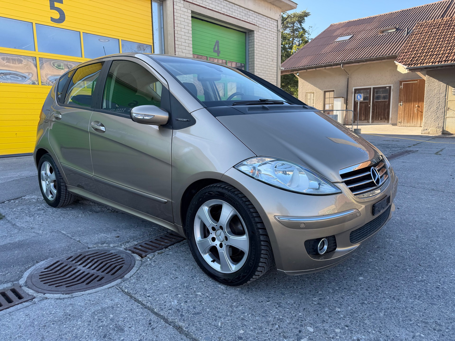 MERCEDES-BENZ Mercedes A. Klasse 200-image-6