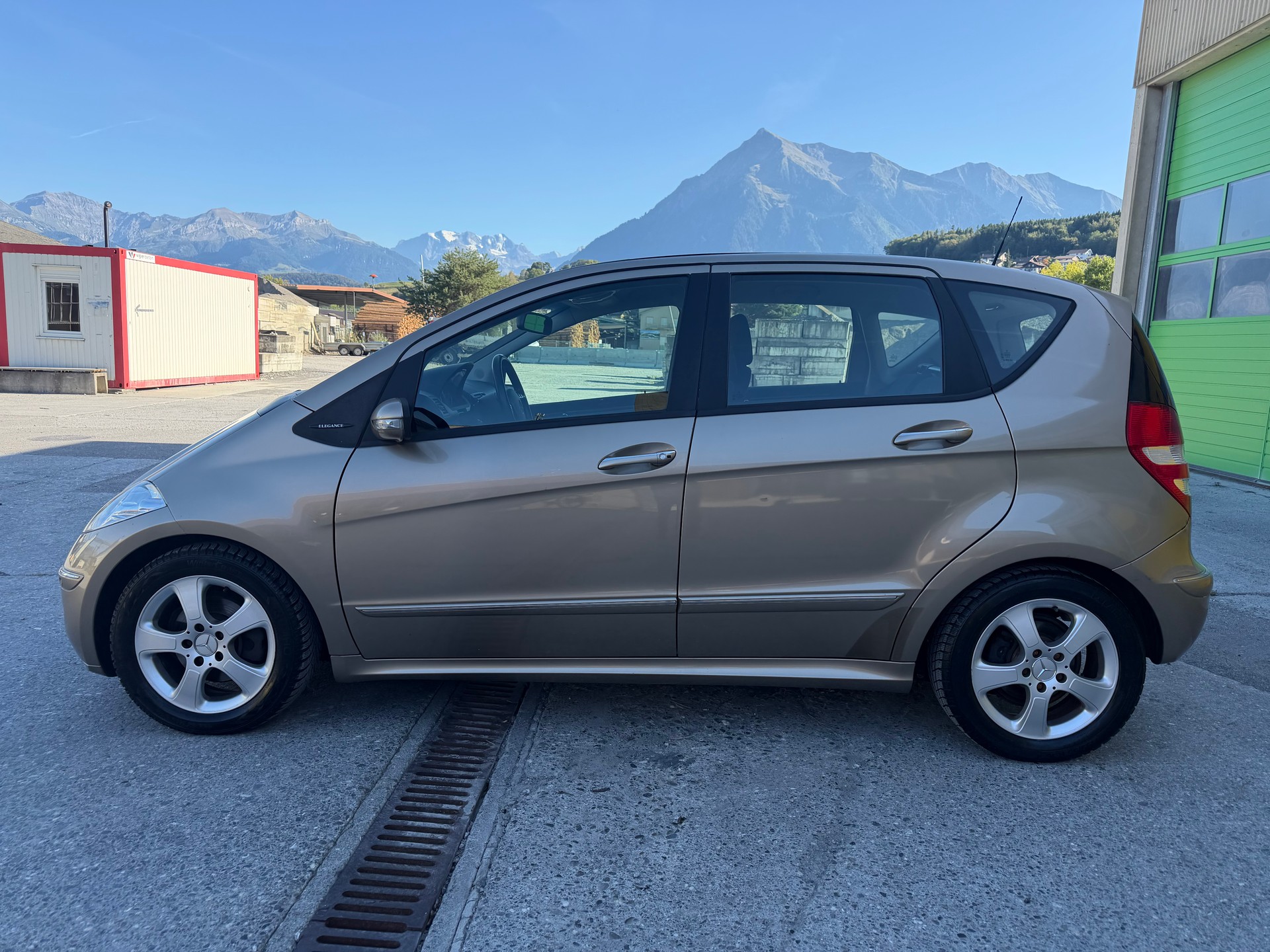MERCEDES-BENZ Mercedes A. Klasse 200-image-2