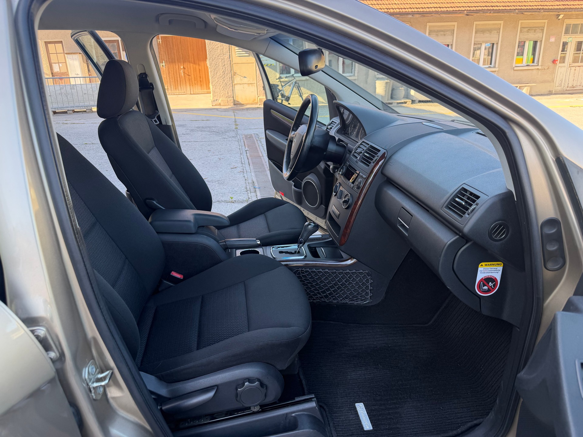 MERCEDES-BENZ Mercedes A. Klasse 200-image-11