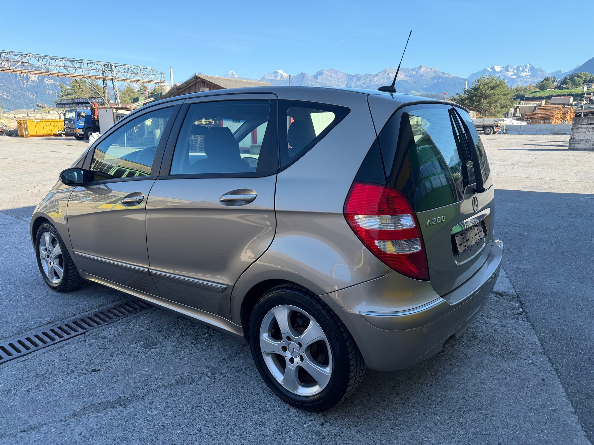 MERCEDES-BENZ Mercedes A. Klasse 200-image-3