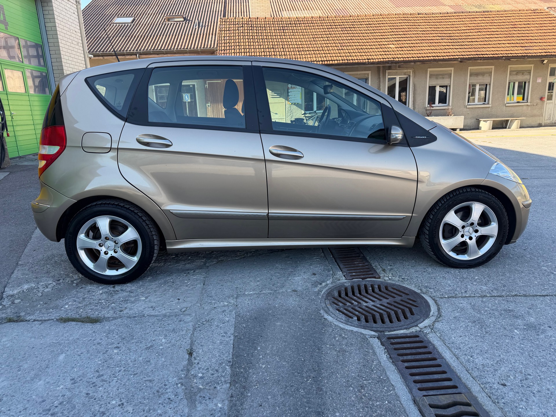 MERCEDES-BENZ Mercedes A. Klasse 200-image-5