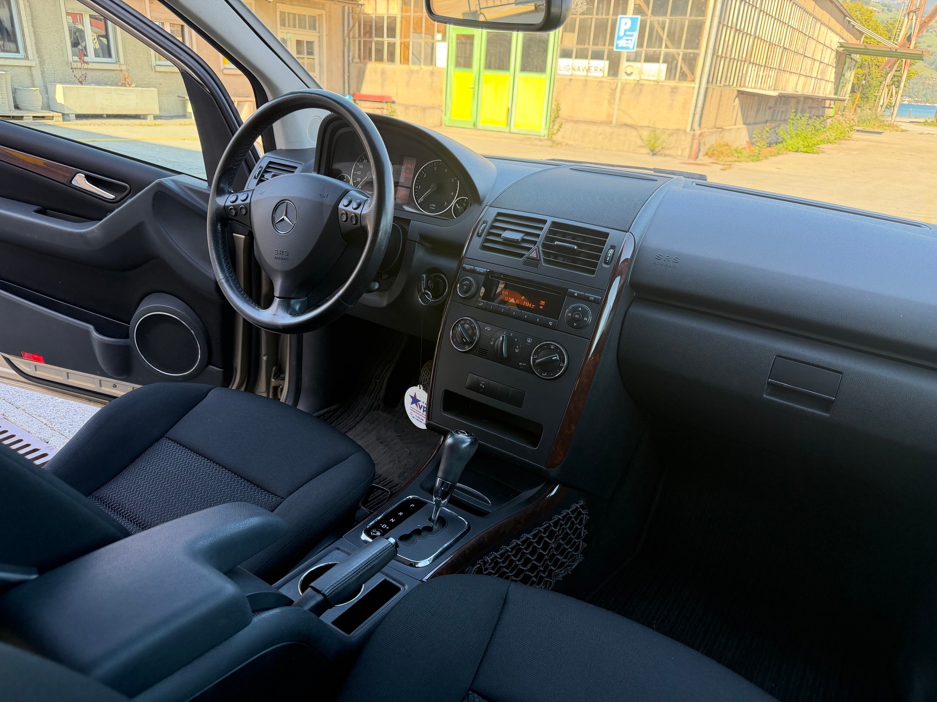 MERCEDES-BENZ Mercedes A. Klasse 200-image-10