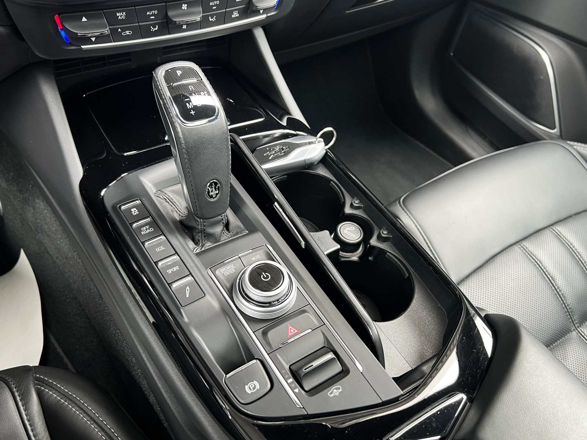 MASERATI Levante S 3.0 V6 GranSport Automatica-image-13