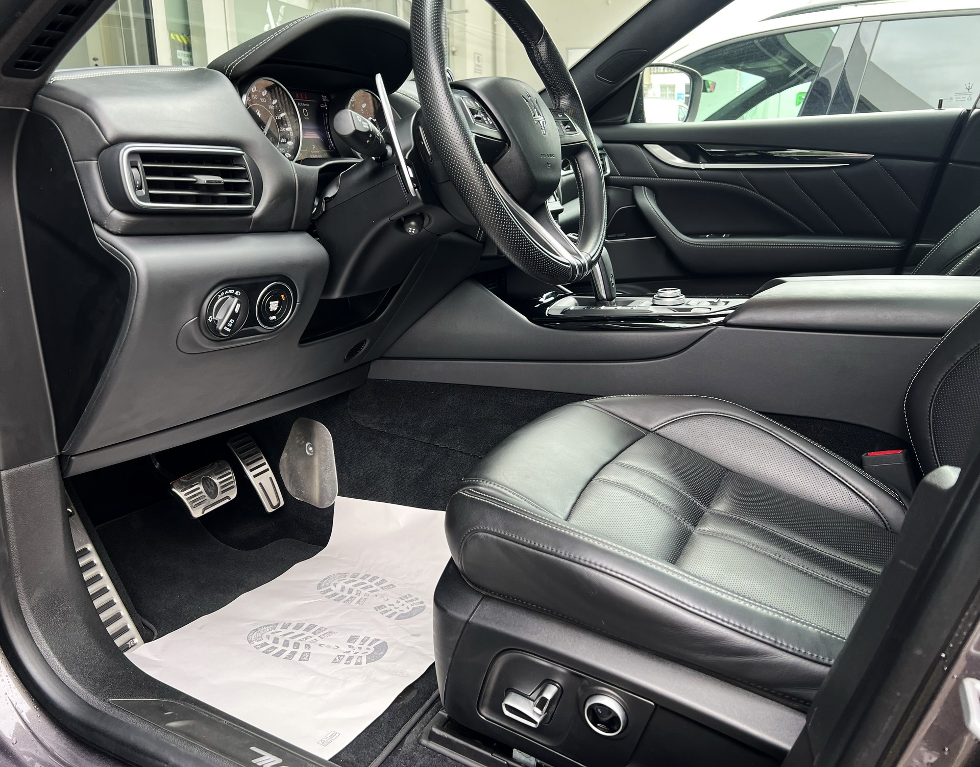 MASERATI Levante S 3.0 V6 GranSport Automatica-image-10
