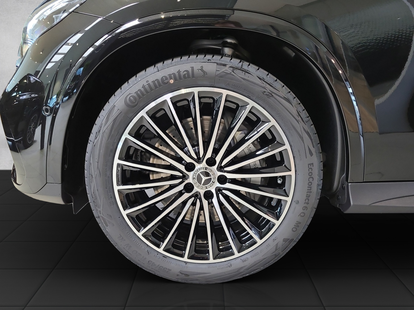 MERCEDES-BENZ GLC 300 AMG Line 4matic X254-image-1