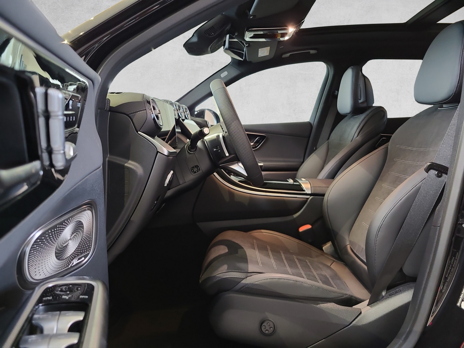MERCEDES-BENZ GLC 300 AMG Line 4matic X254-image-14