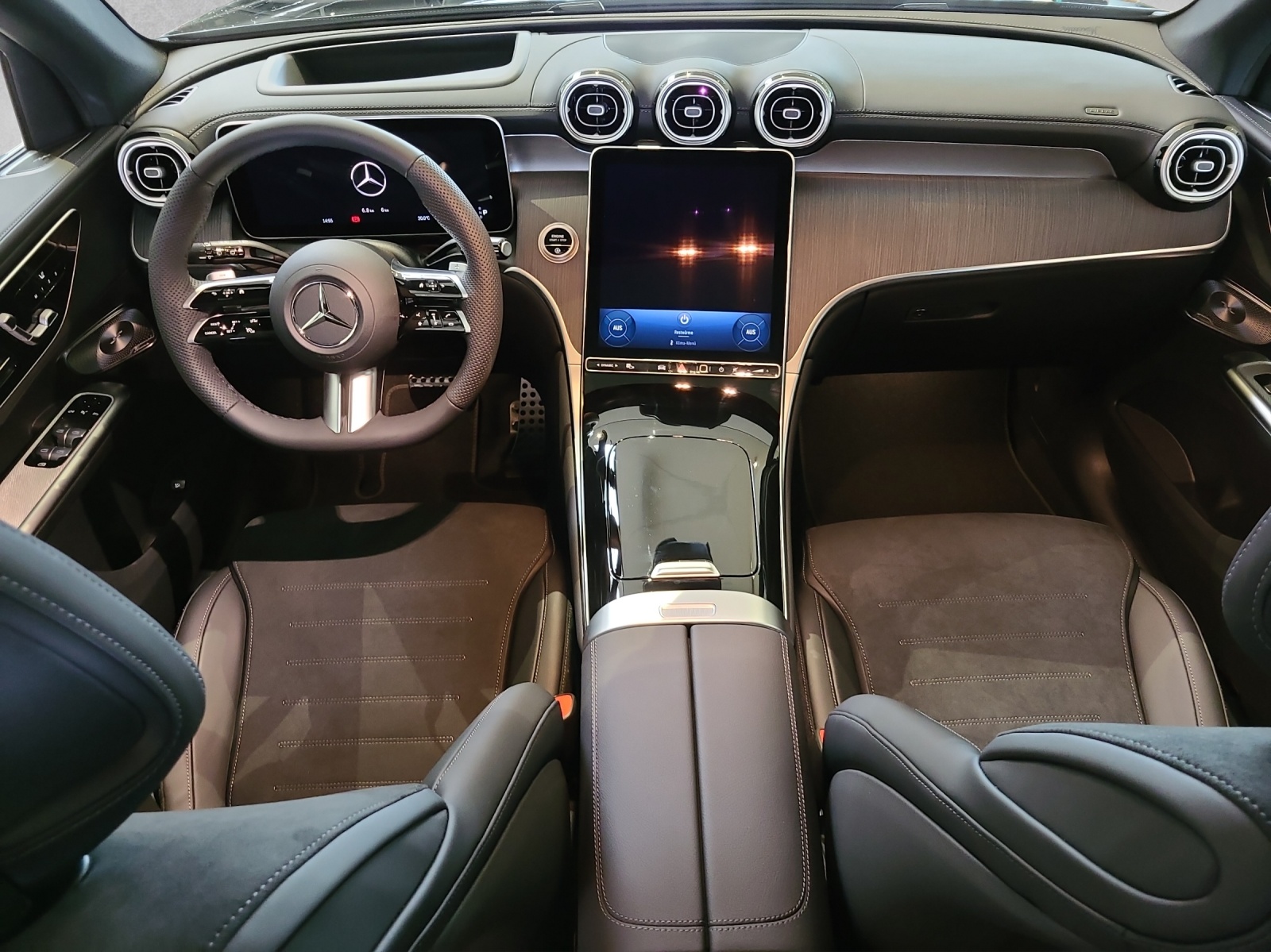 MERCEDES-BENZ GLC 300 AMG Line 4matic X254-image-3