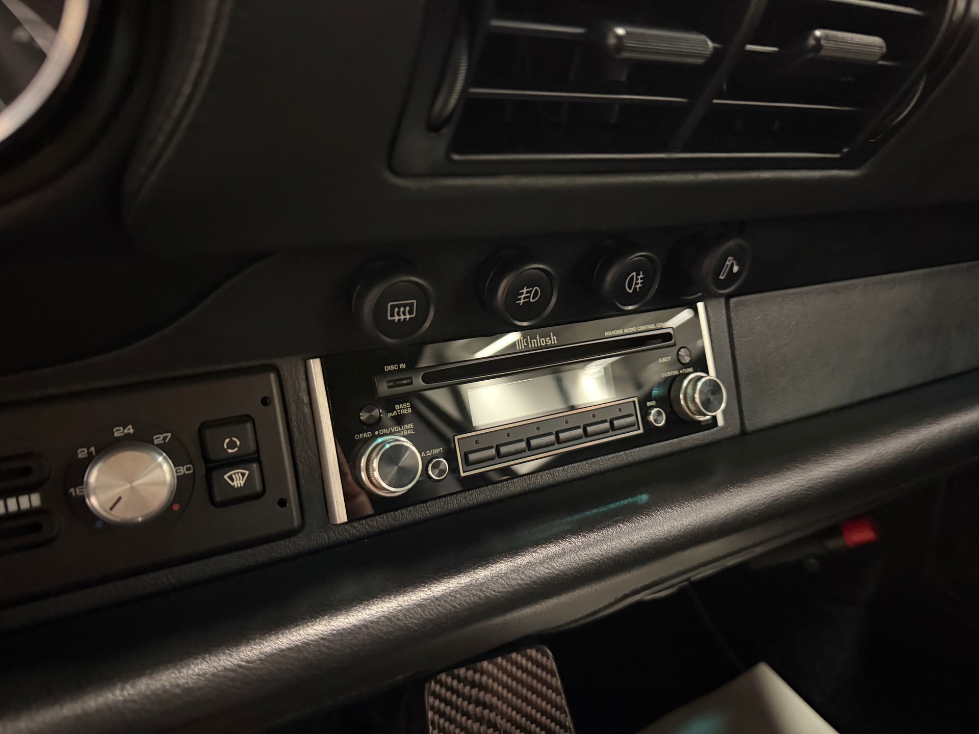 PORSCHE 911 Turbo-image-27