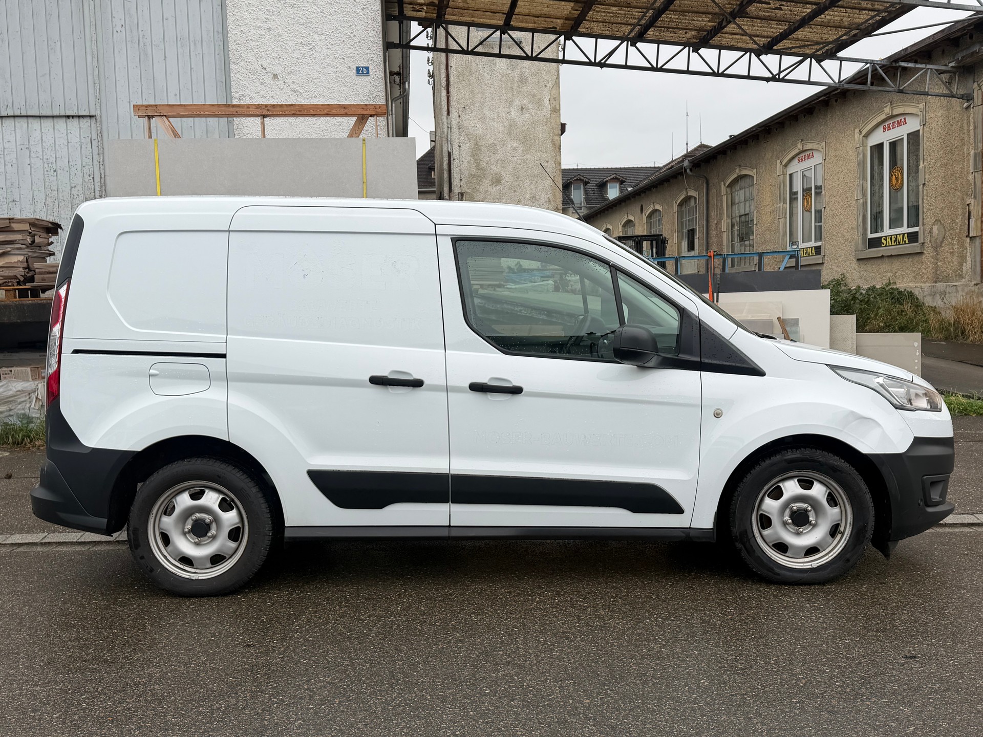 FORD Transit Connect Van T200 1.0 EcoBoost Ambiente-image-1