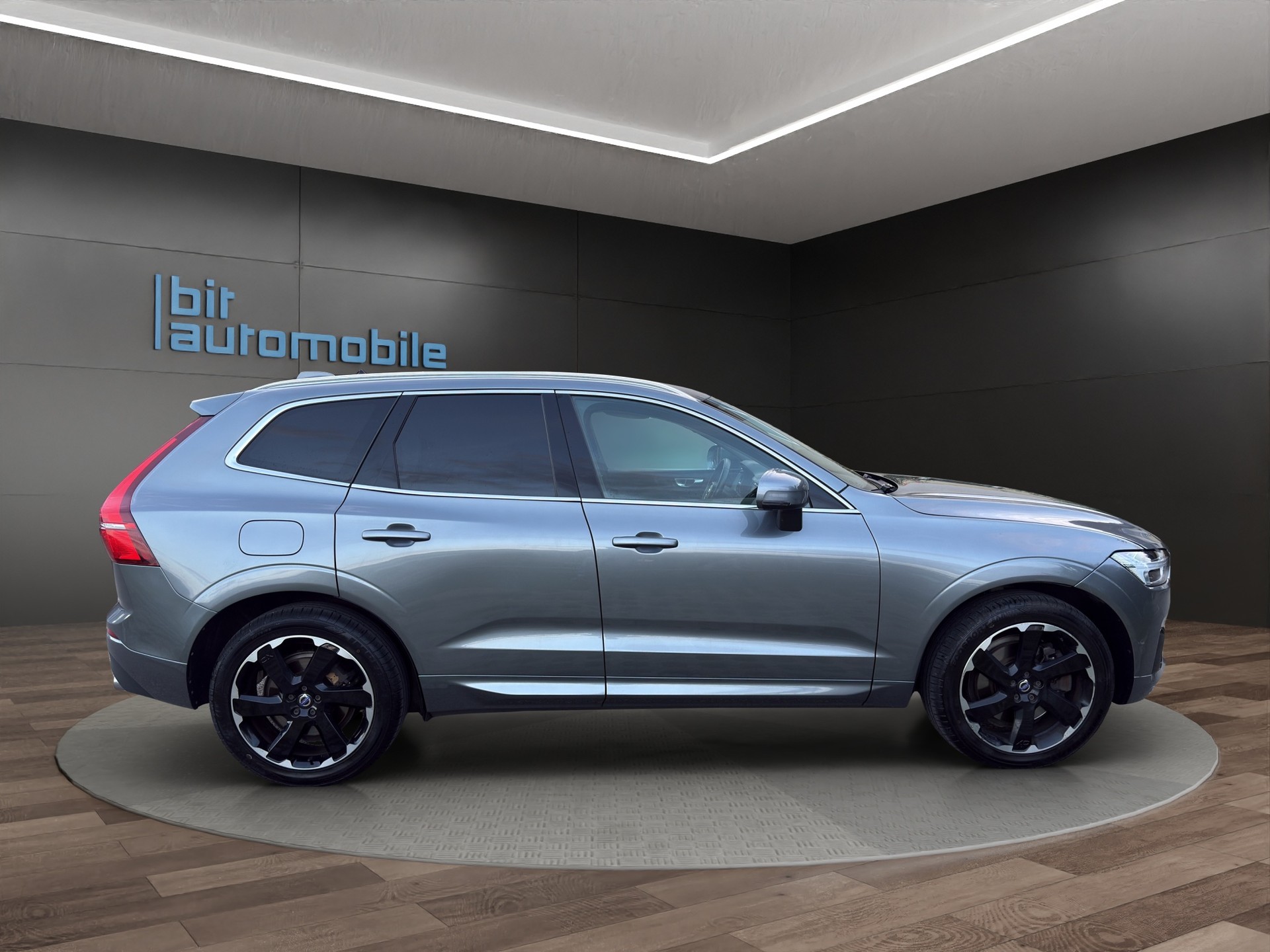 VOLVO XC60 T5 AWD Momentum Geartronic-image-8