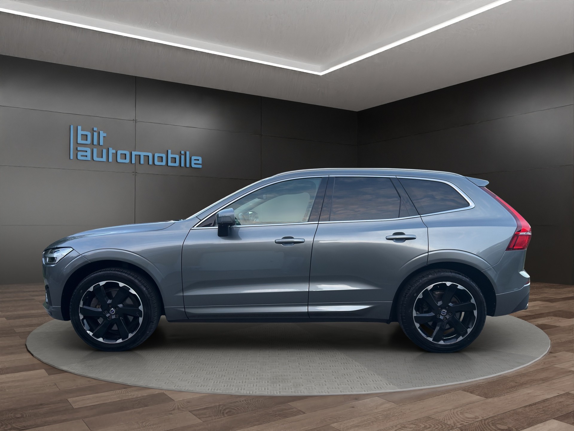 VOLVO XC60 T5 AWD Momentum Geartronic-image-2