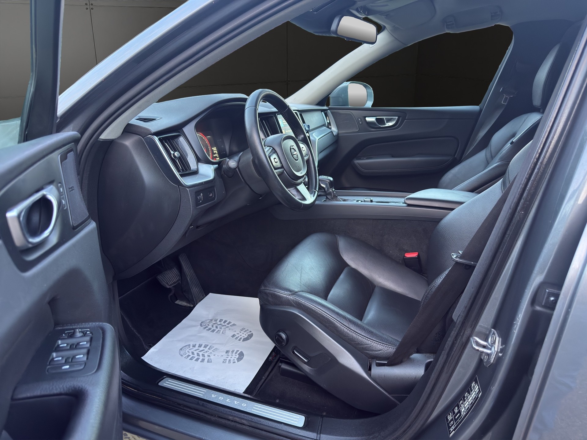 VOLVO XC60 T5 AWD Momentum Geartronic-image-13