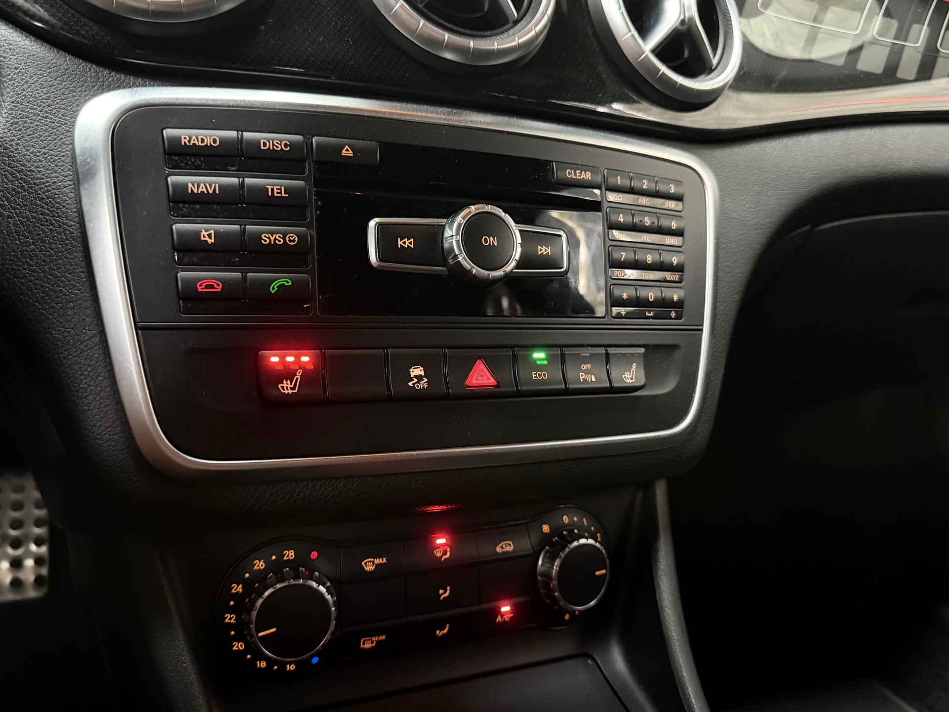 MERCEDES-BENZ CLA 45 AMG 4Matic Speedshift-Edition 1-image-19