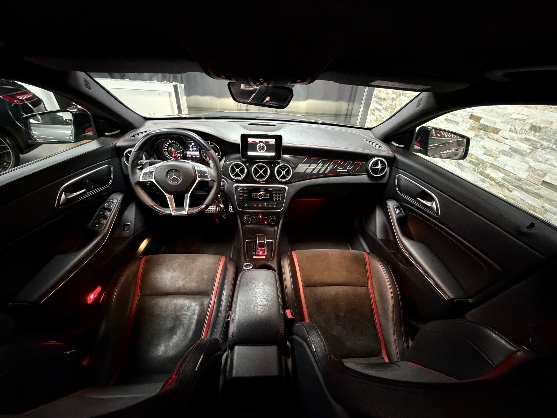 MERCEDES-BENZ CLA 45 AMG 4Matic Speedshift-Edition 1-image-22