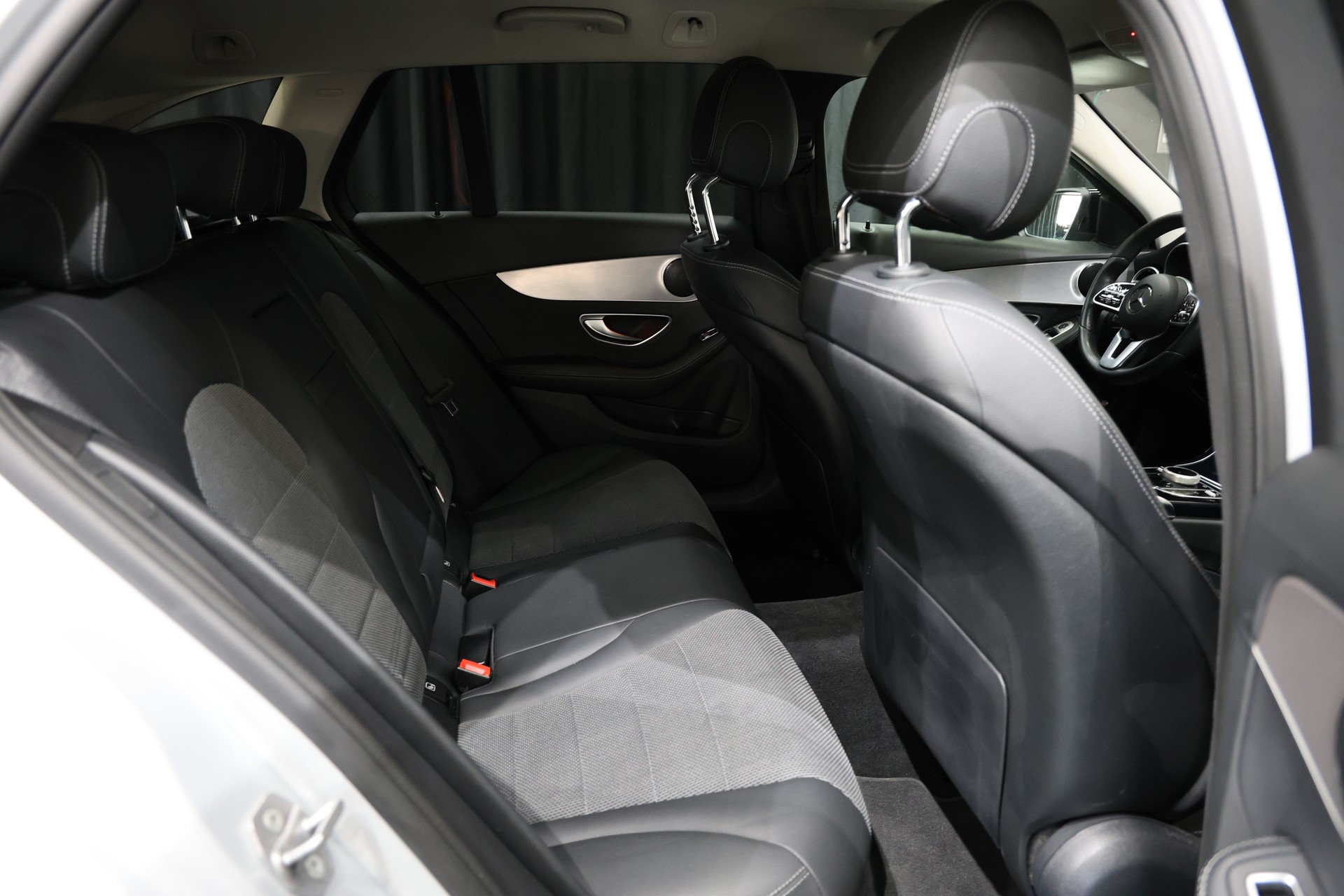 MERCEDES-BENZ C 200 BlueTEC-image-13