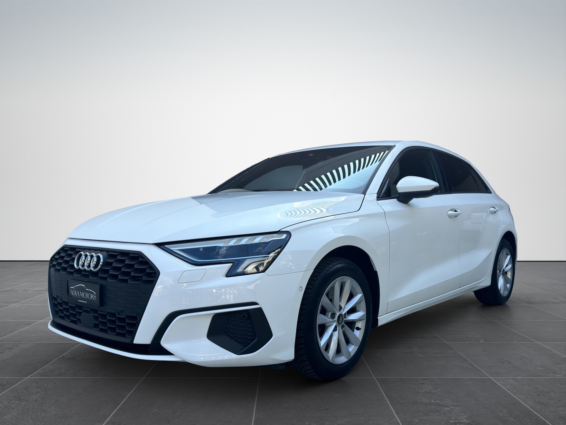 AUDI A3 Sportback 35 TFSI Attraction S-tronic-image-0