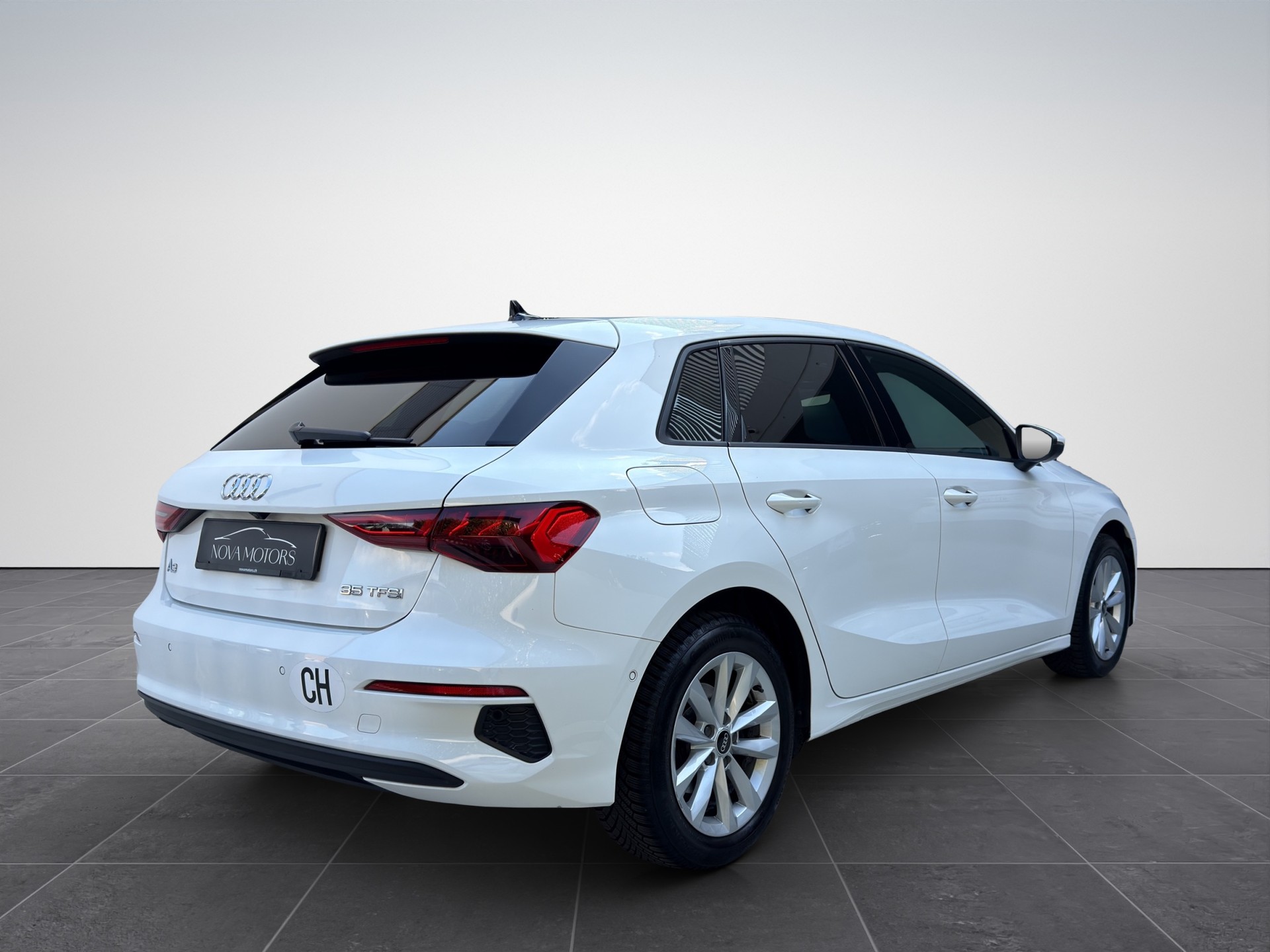 AUDI A3 Sportback 35 TFSI Attraction S-tronic-image-5
