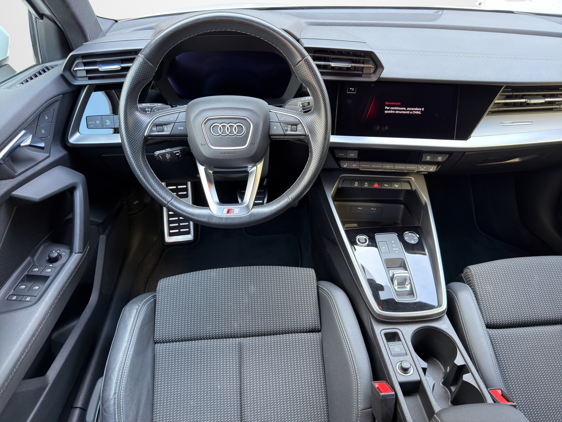 AUDI A3 Sportback 35 TFSI Attraction S-tronic-image-10