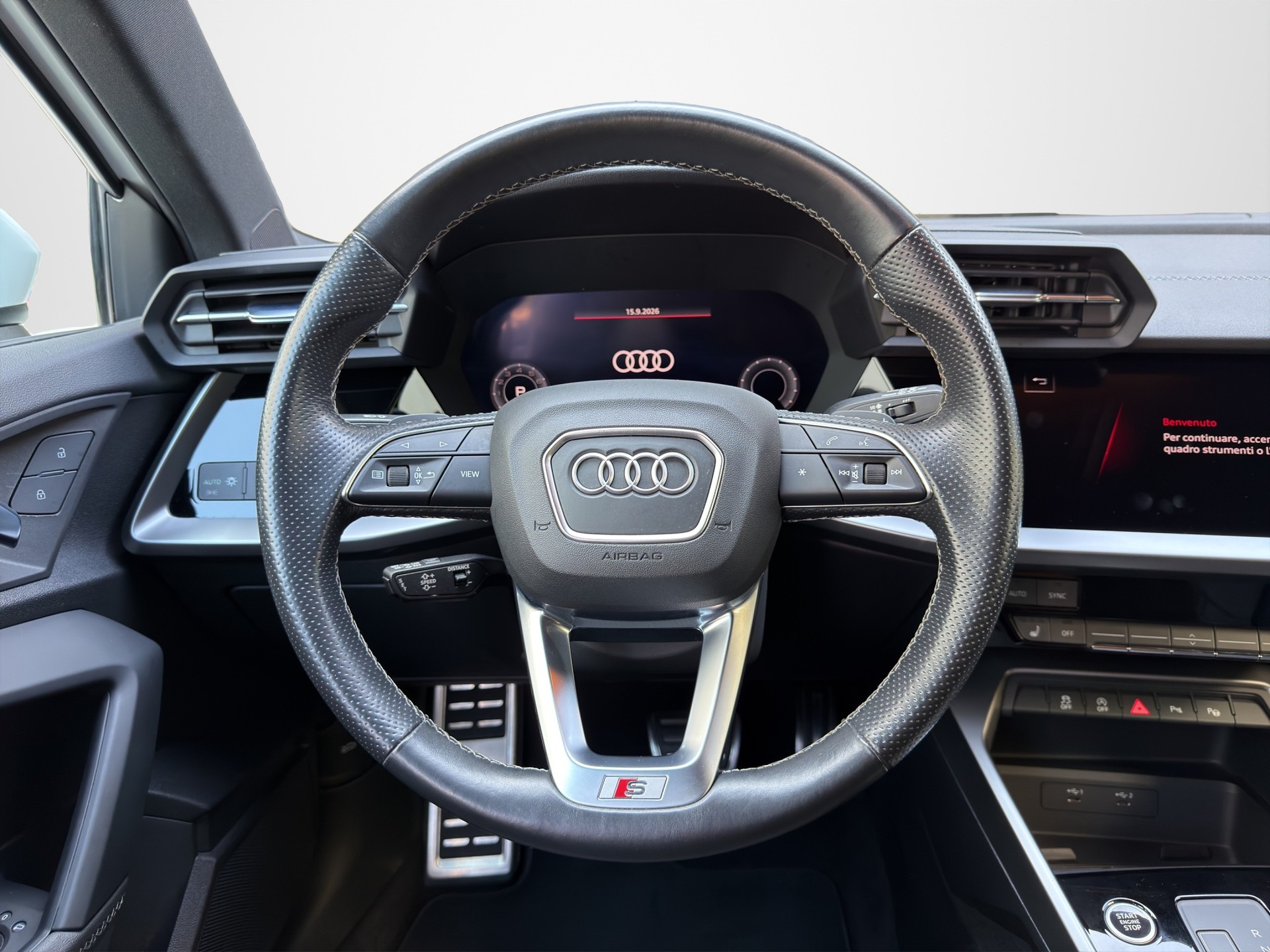 AUDI A3 Sportback 35 TFSI Attraction S-tronic-image-11