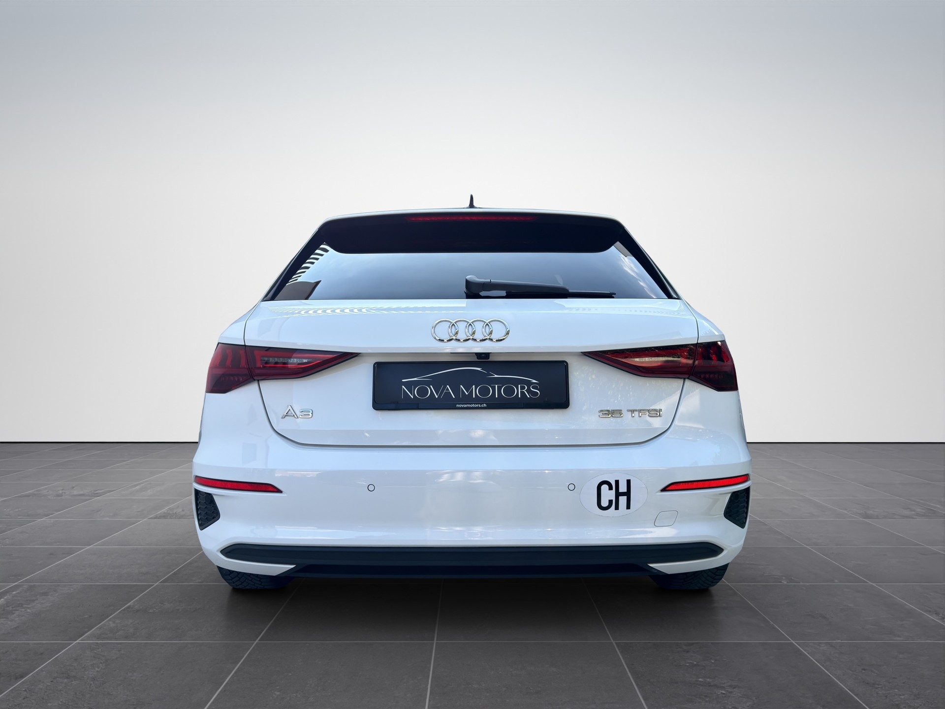 AUDI A3 Sportback 35 TFSI Attraction S-tronic-image-4