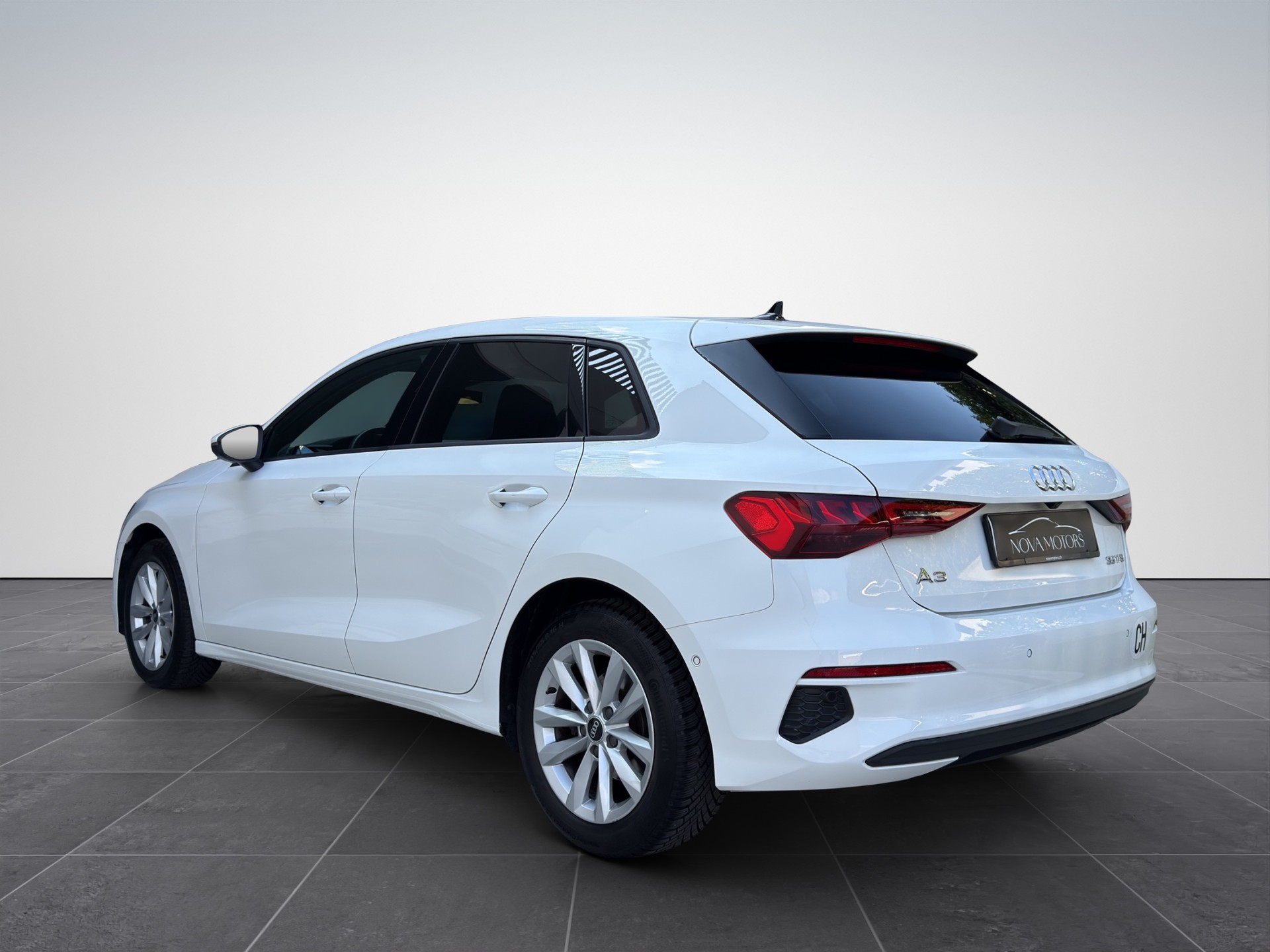 AUDI A3 Sportback 35 TFSI Attraction S-tronic-image-3