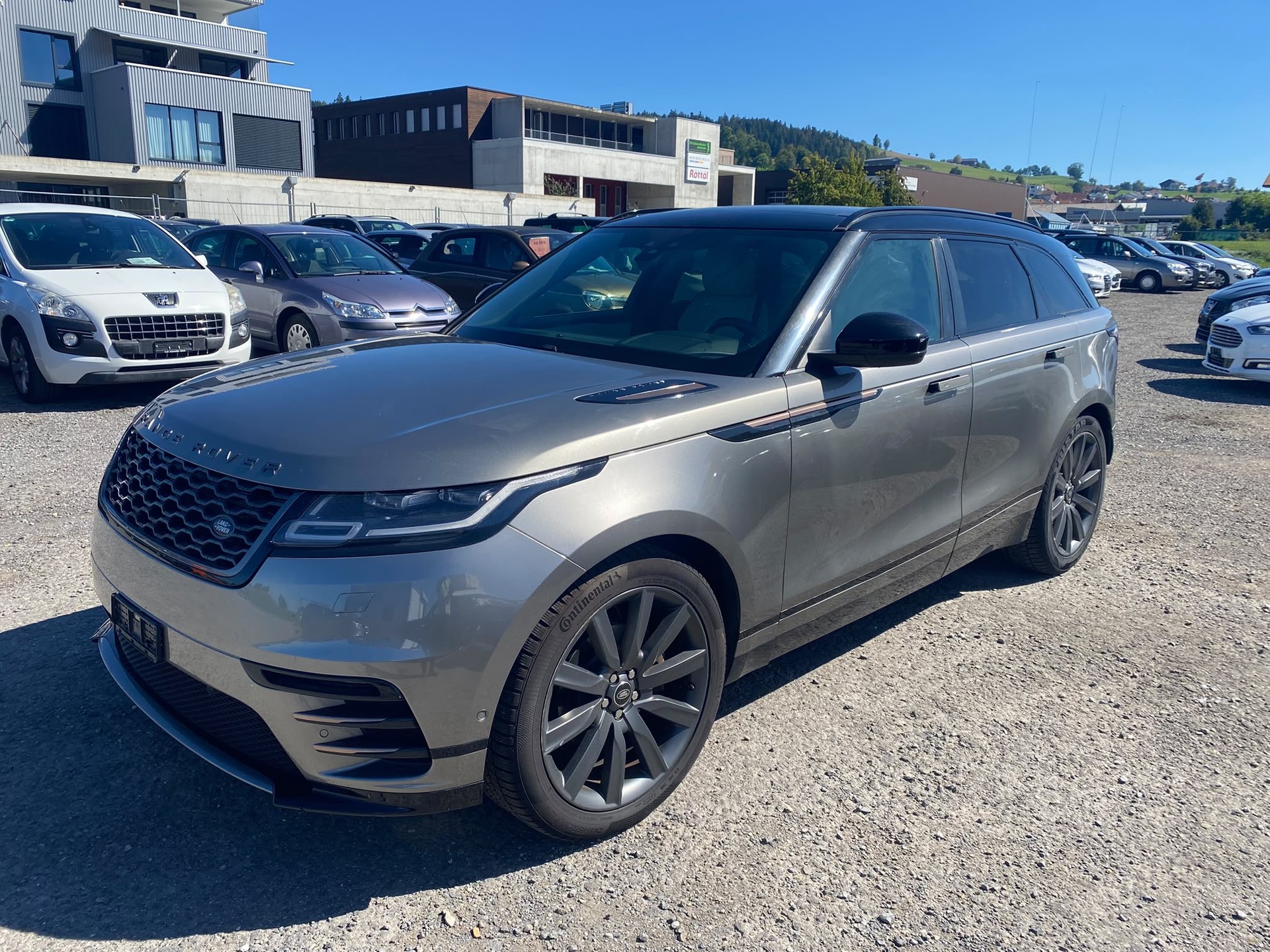 LAND ROVER Range Rover Velar D 240 SE Automatic-image-1