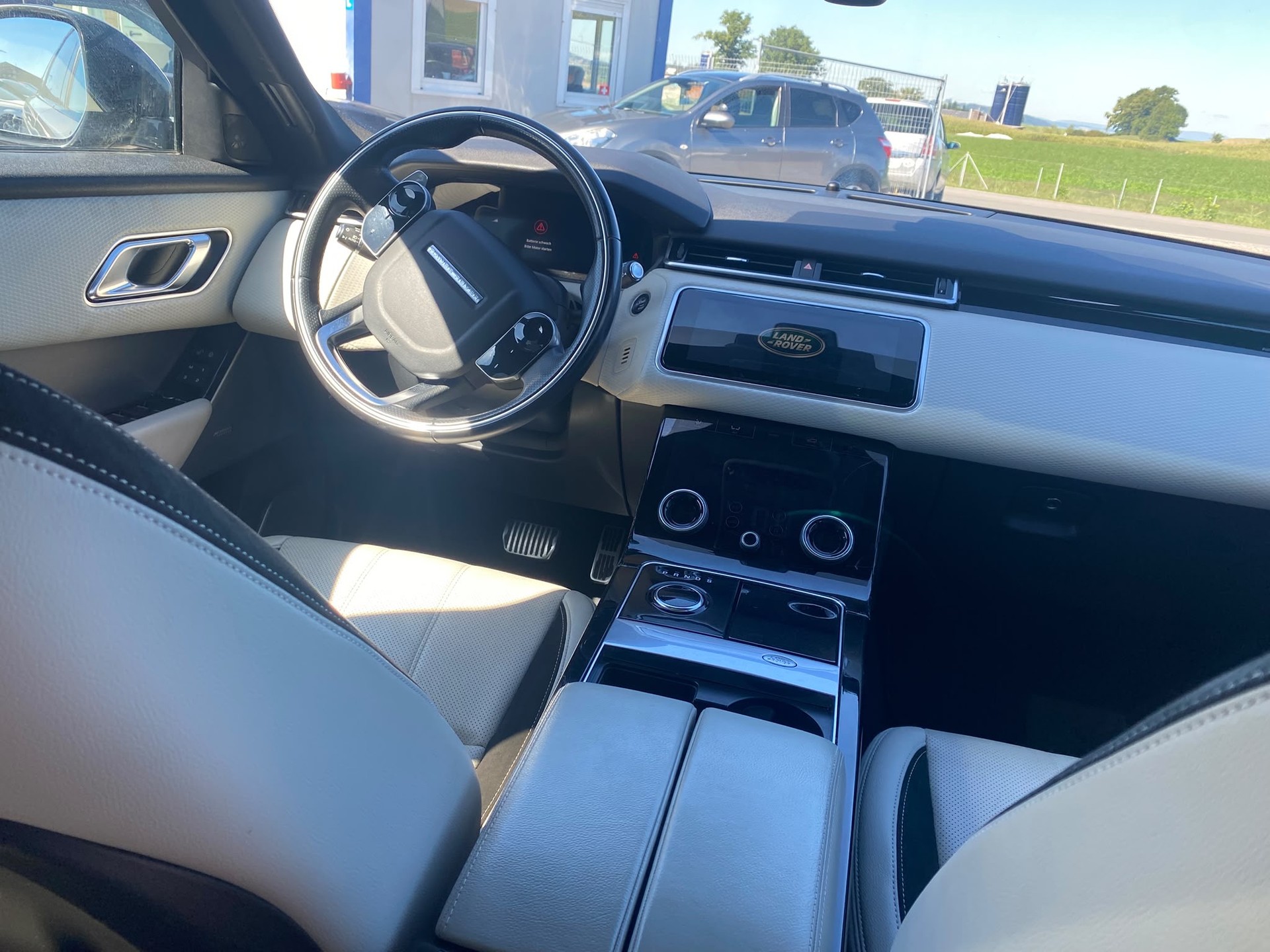 LAND ROVER Range Rover Velar D 240 SE Automatic-image-12