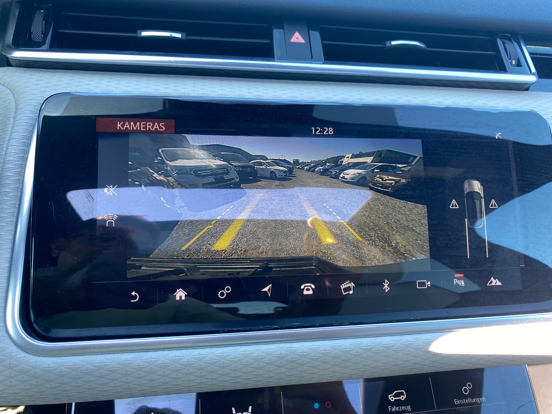 LAND ROVER Range Rover Velar D 240 SE Automatic-image-11