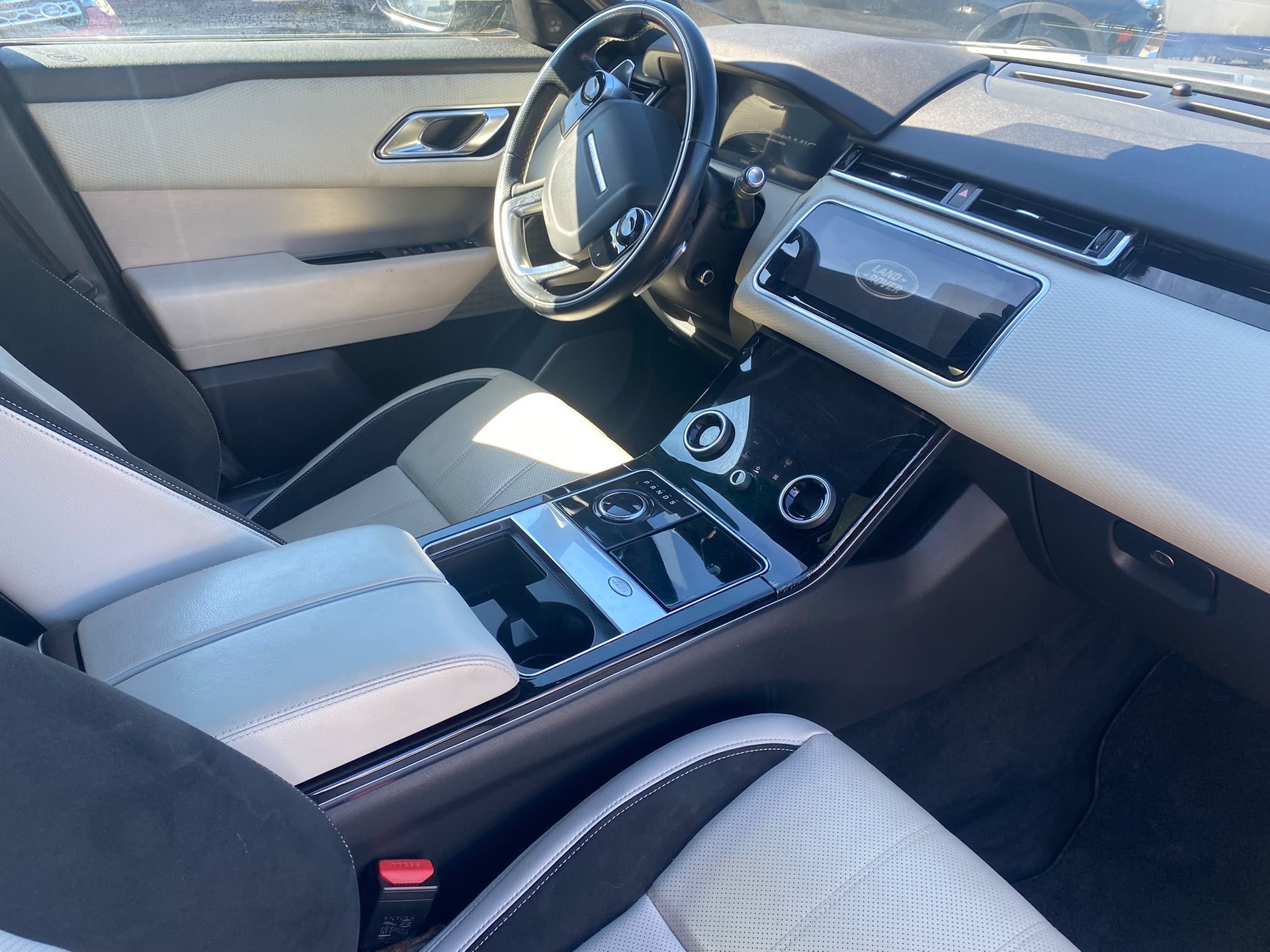 LAND ROVER Range Rover Velar D 240 SE Automatic-image-9