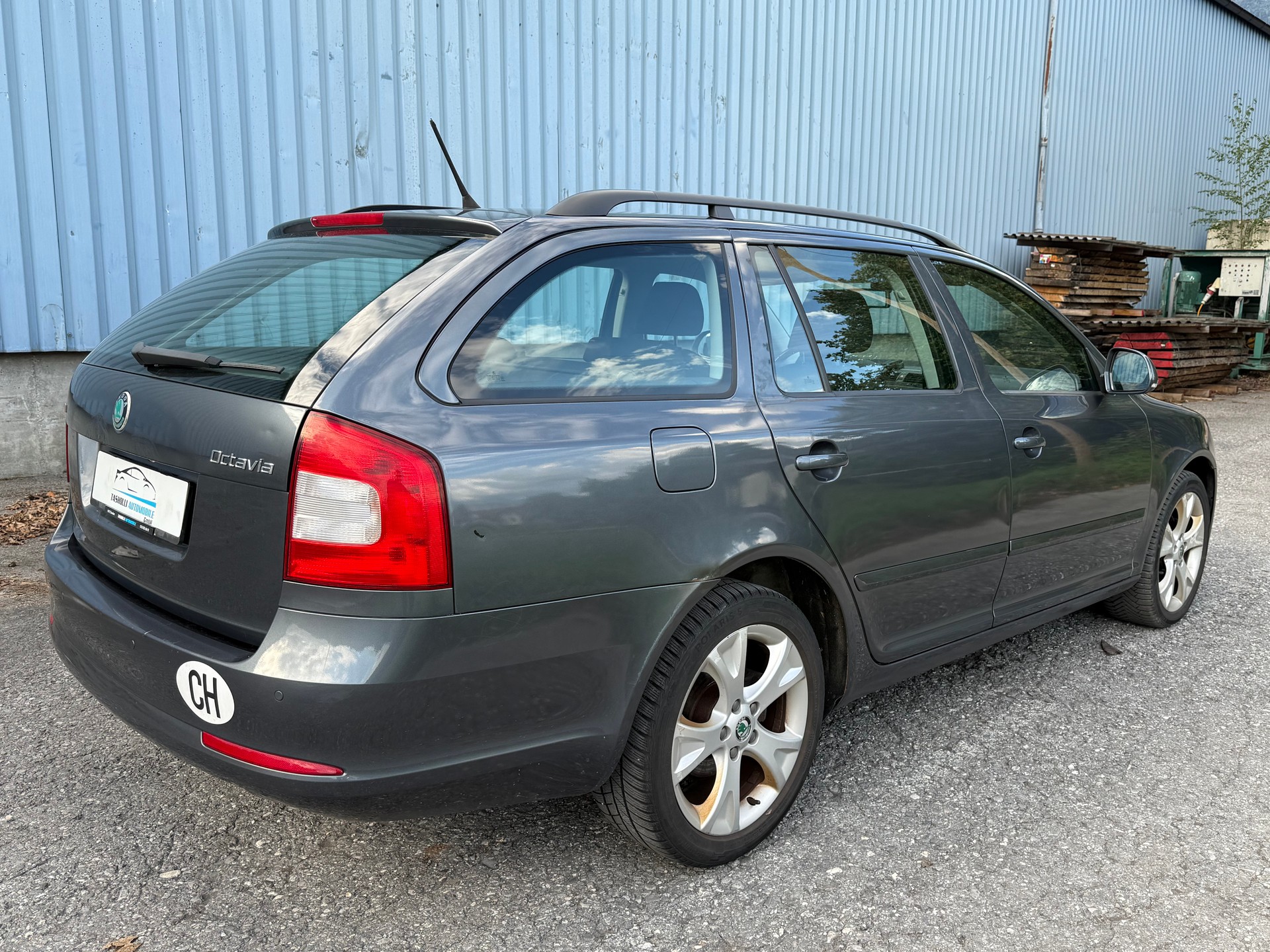 SKODA Octavia Combi 2.0 TDI Ambiente DSG-image-7