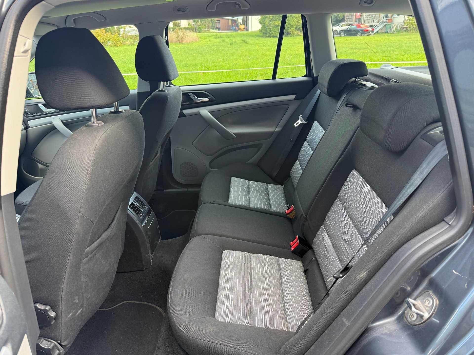 SKODA Octavia Combi 2.0 TDI Ambiente DSG-image-14