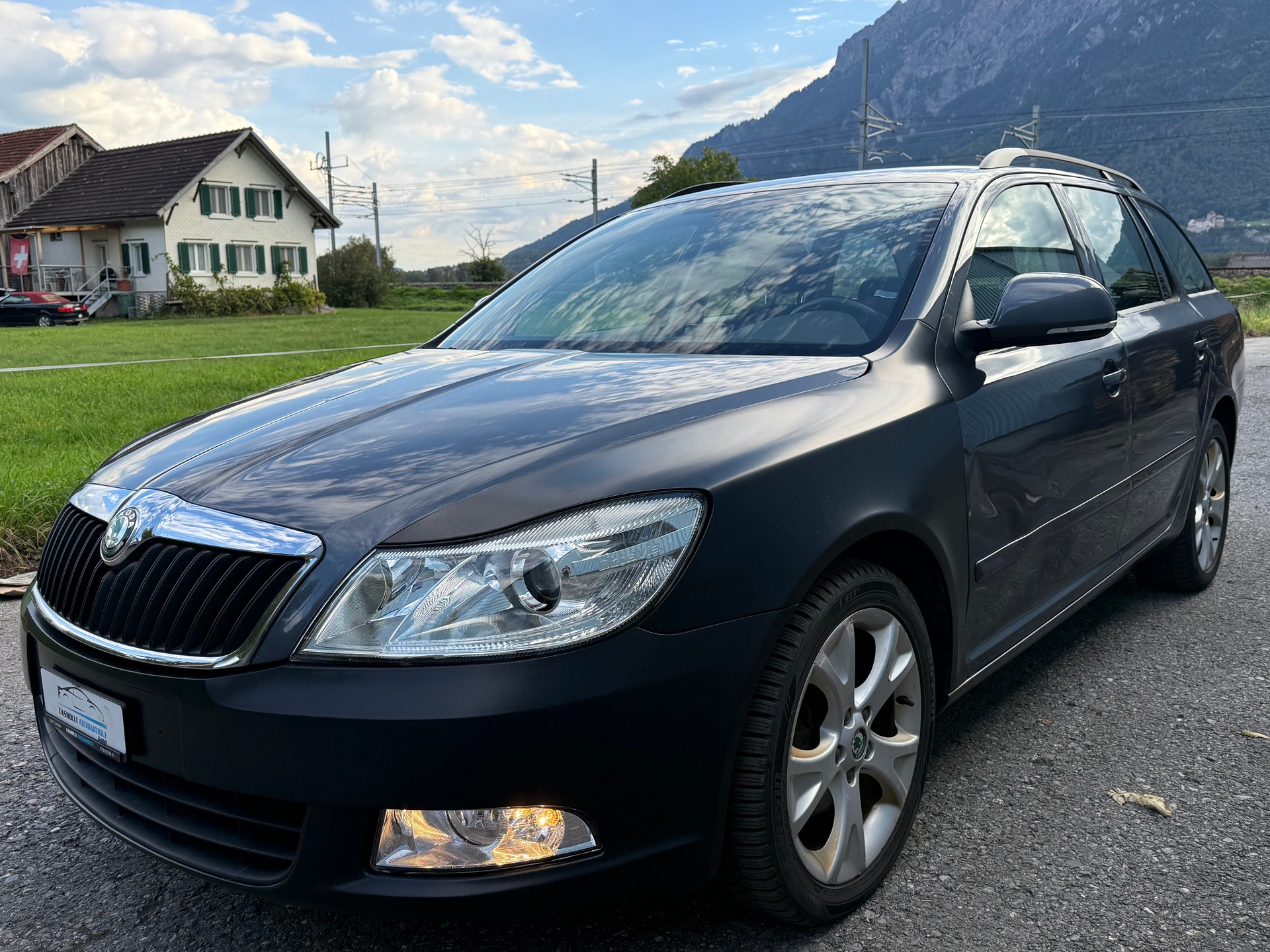 SKODA Octavia Combi 2.0 TDI Ambiente DSG-image-0