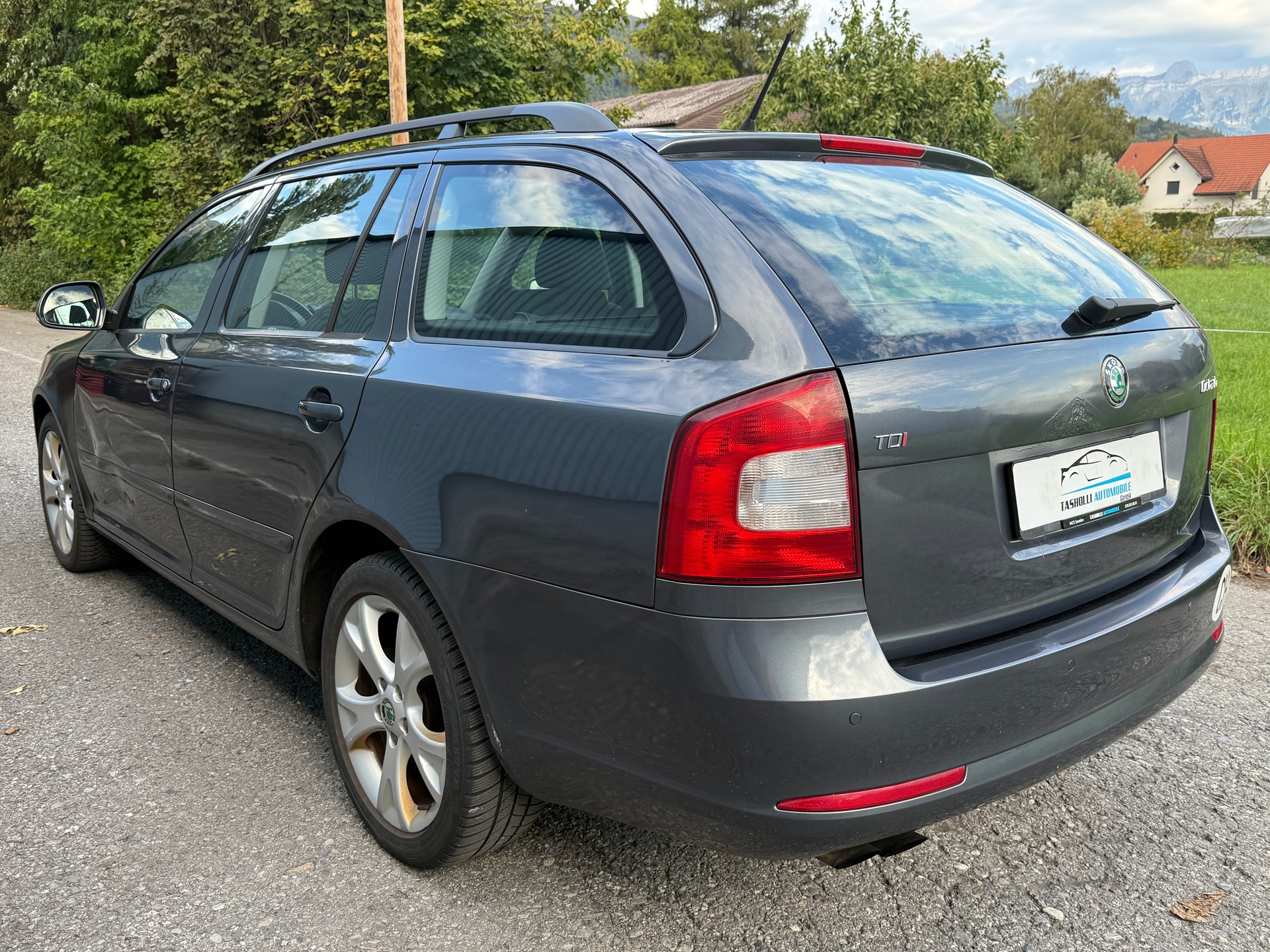 SKODA Octavia Combi 2.0 TDI Ambiente DSG-image-3