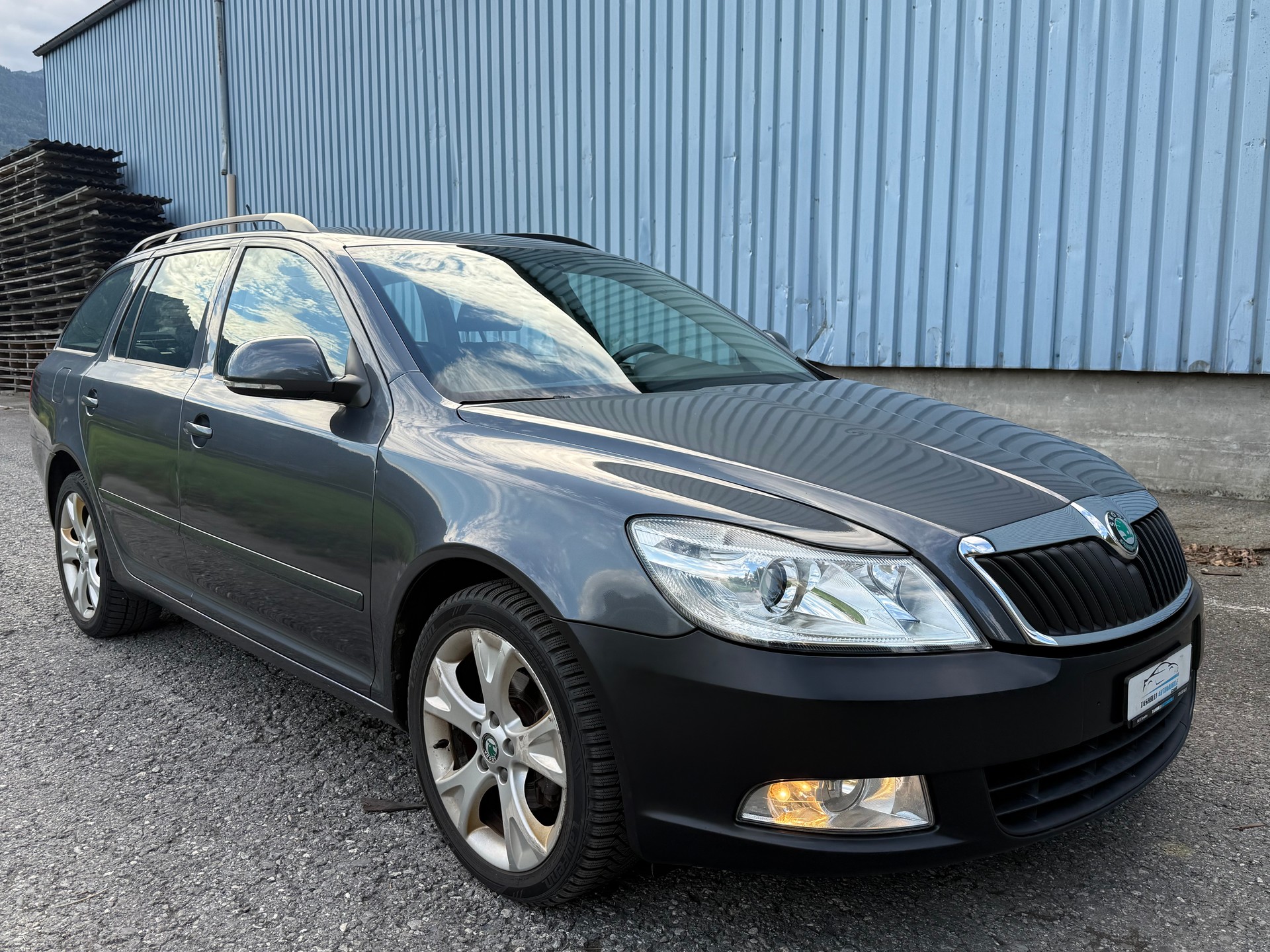 SKODA Octavia Combi 2.0 TDI Ambiente DSG-image-8