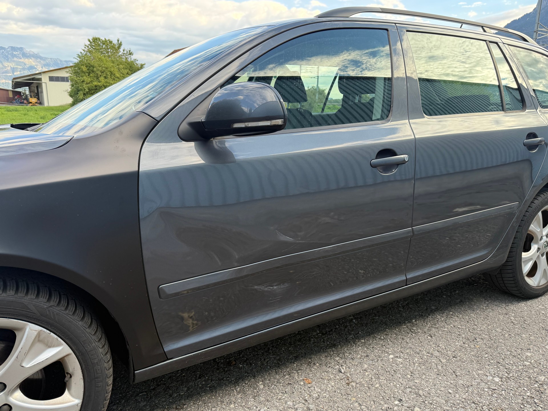 SKODA Octavia Combi 2.0 TDI Ambiente DSG-image-10