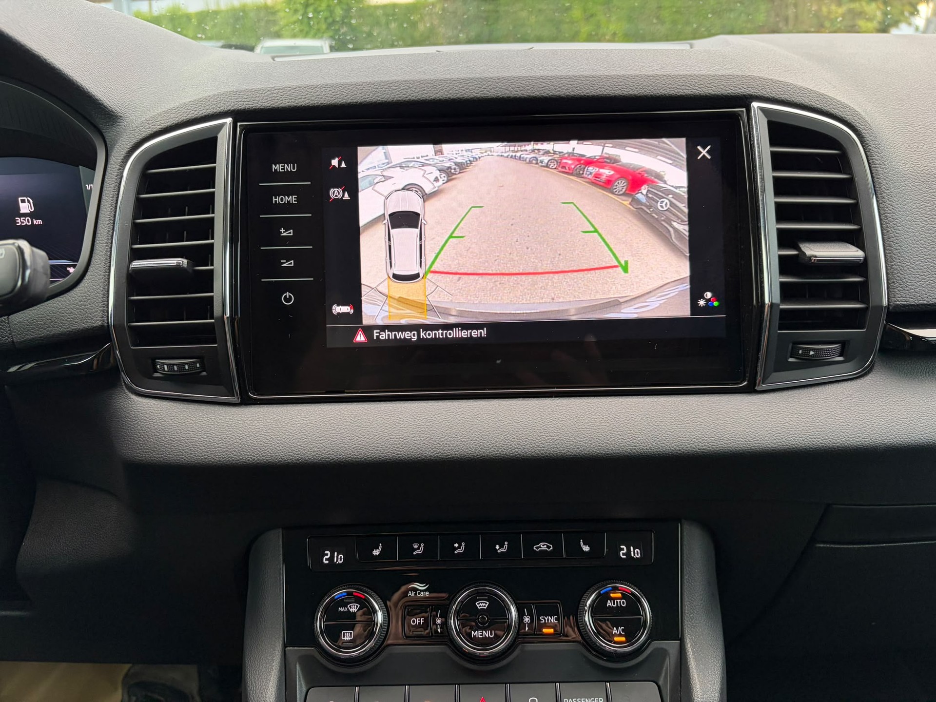 SKODA Karoq 2.0 TDI CR Style 4x4 DSG-image-11