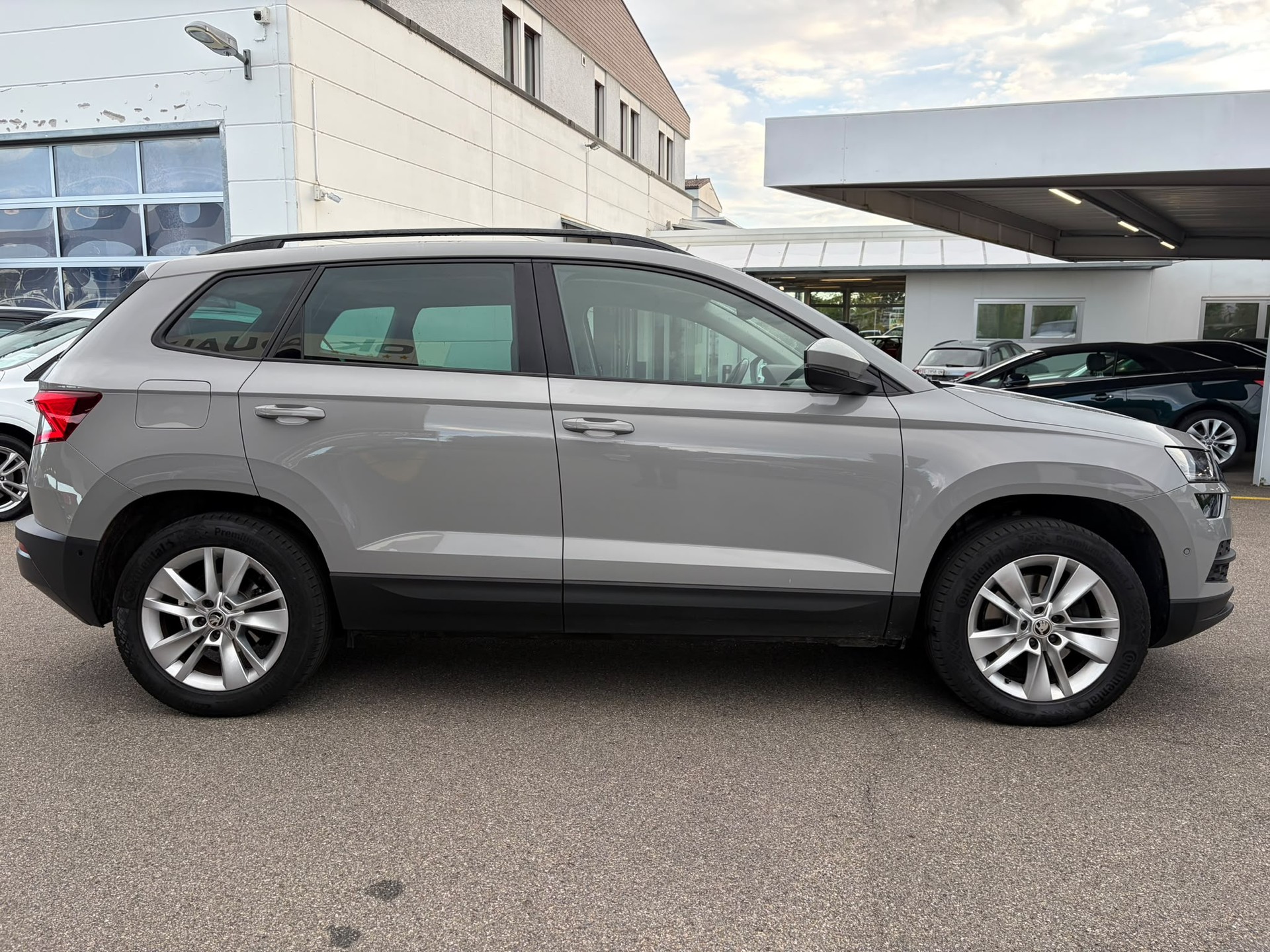 SKODA Karoq 2.0 TDI CR Style 4x4 DSG-image-4