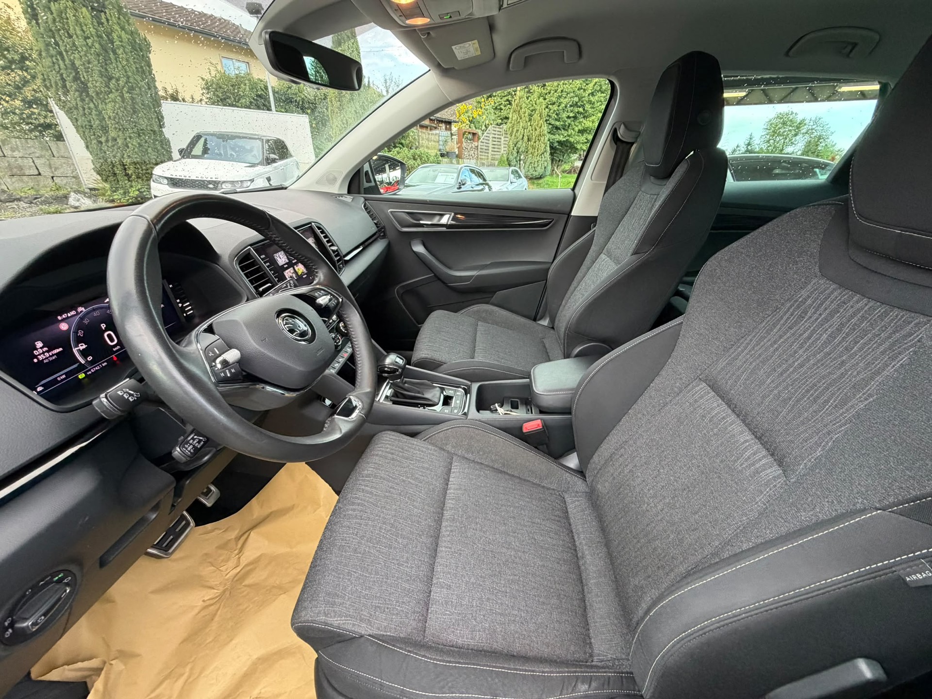 SKODA Karoq 2.0 TDI CR Style 4x4 DSG-image-12