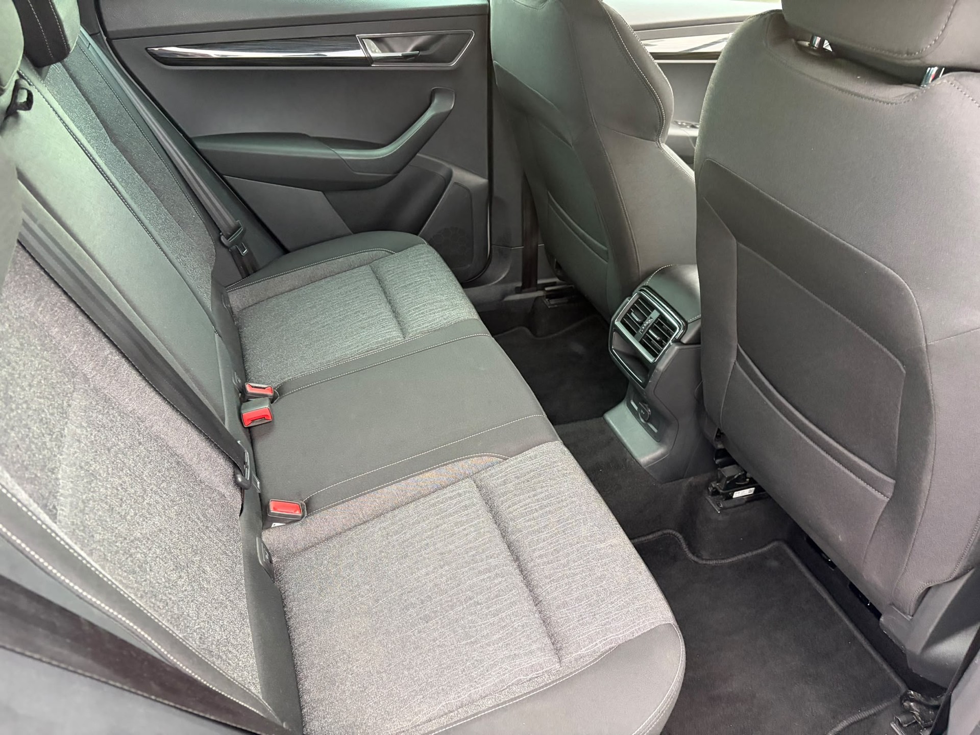 SKODA Karoq 2.0 TDI CR Style 4x4 DSG-image-15