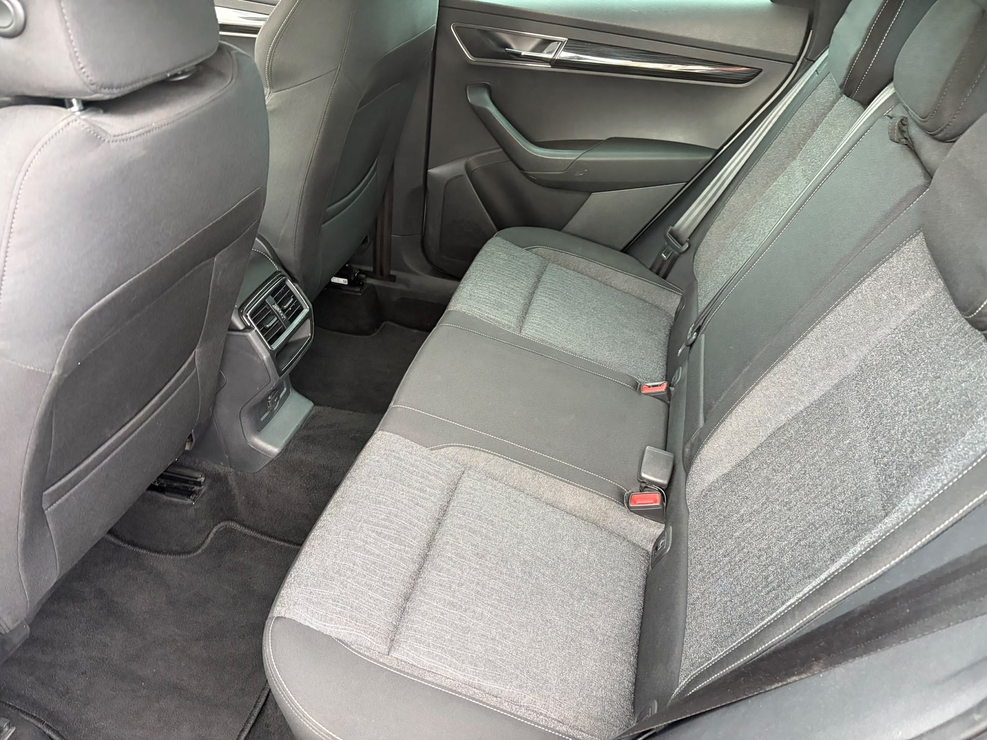 SKODA Karoq 2.0 TDI CR Style 4x4 DSG-image-14