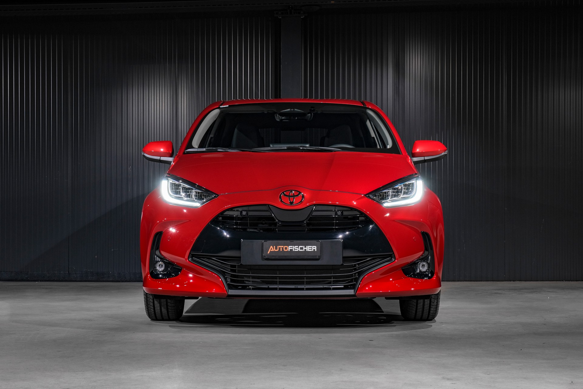 TOYOTA Yaris 1.5 e-CVT-image-2