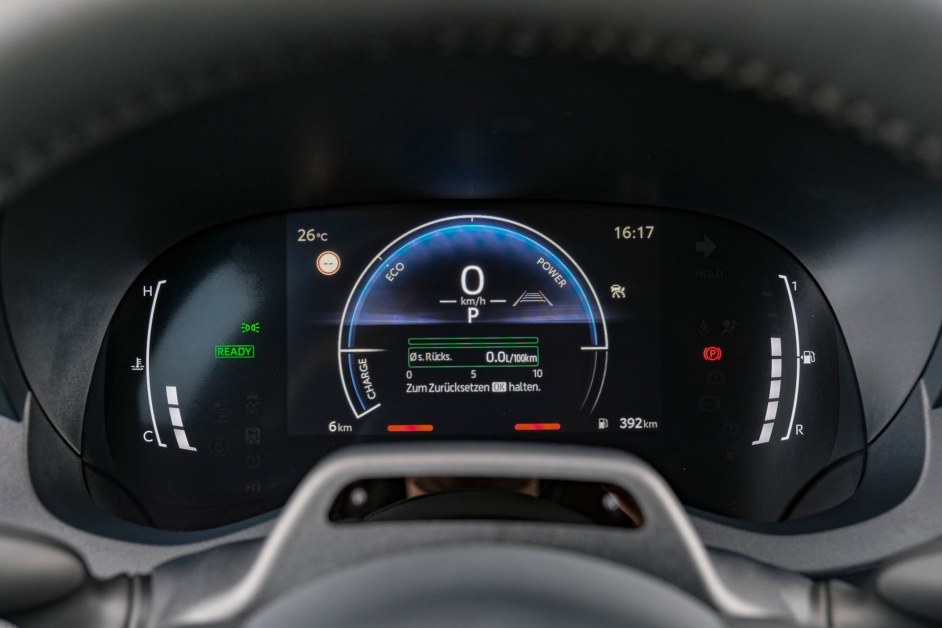 TOYOTA Yaris 1.5 e-CVT-image-16