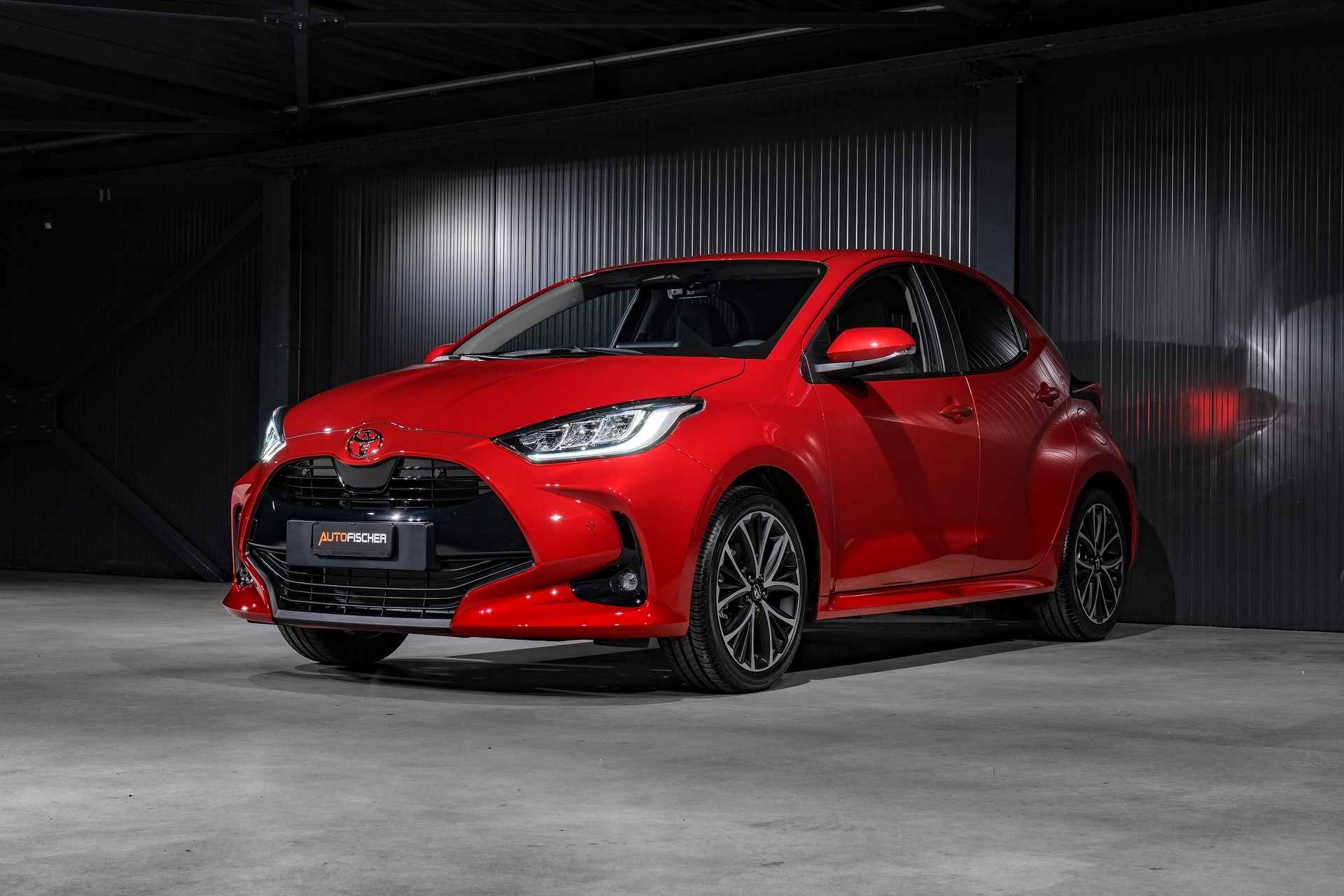 TOYOTA Yaris 1.5 e-CVT-image-3