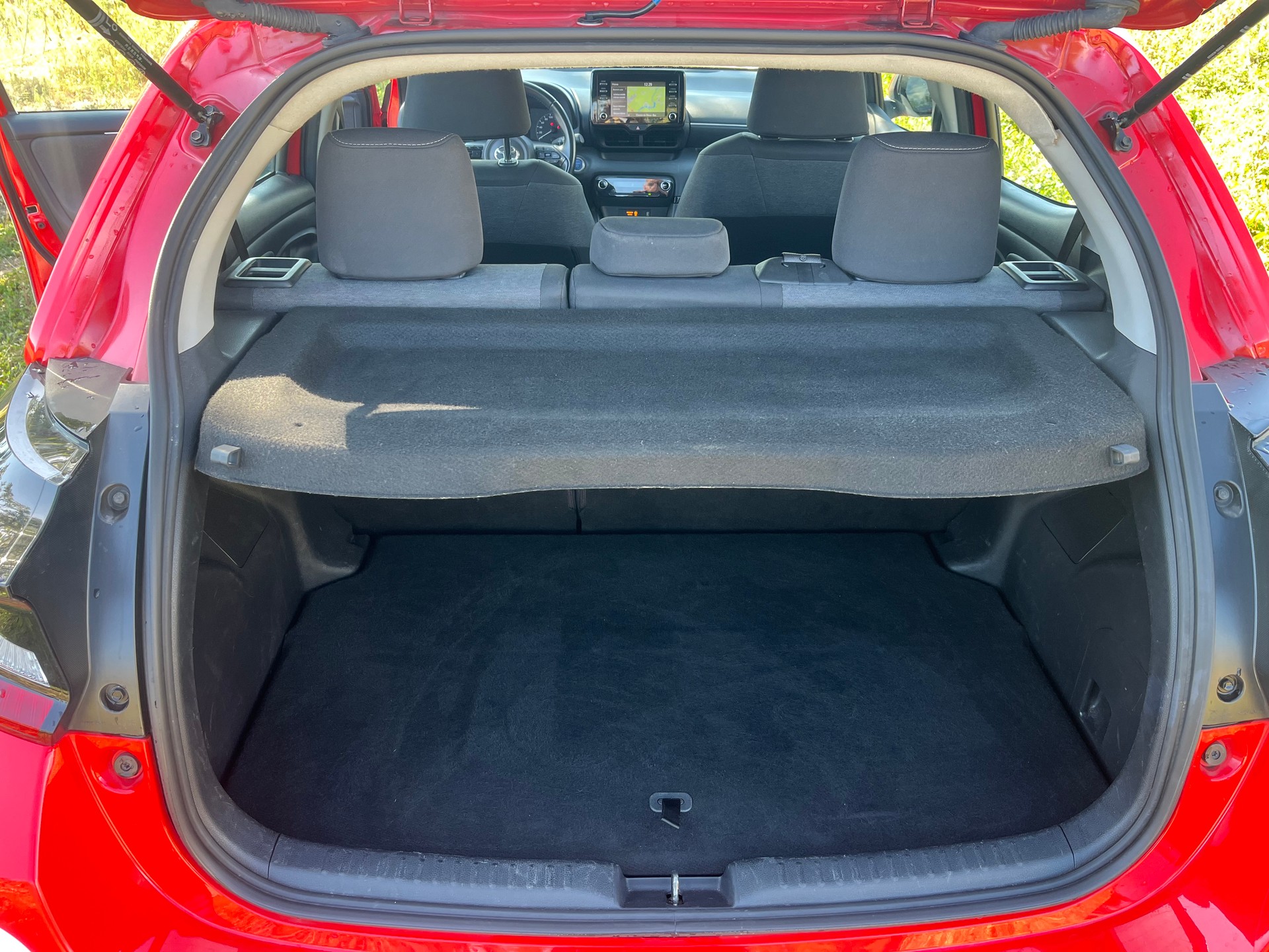 TOYOTA Yaris 1.5 Active e-CVT-image-10