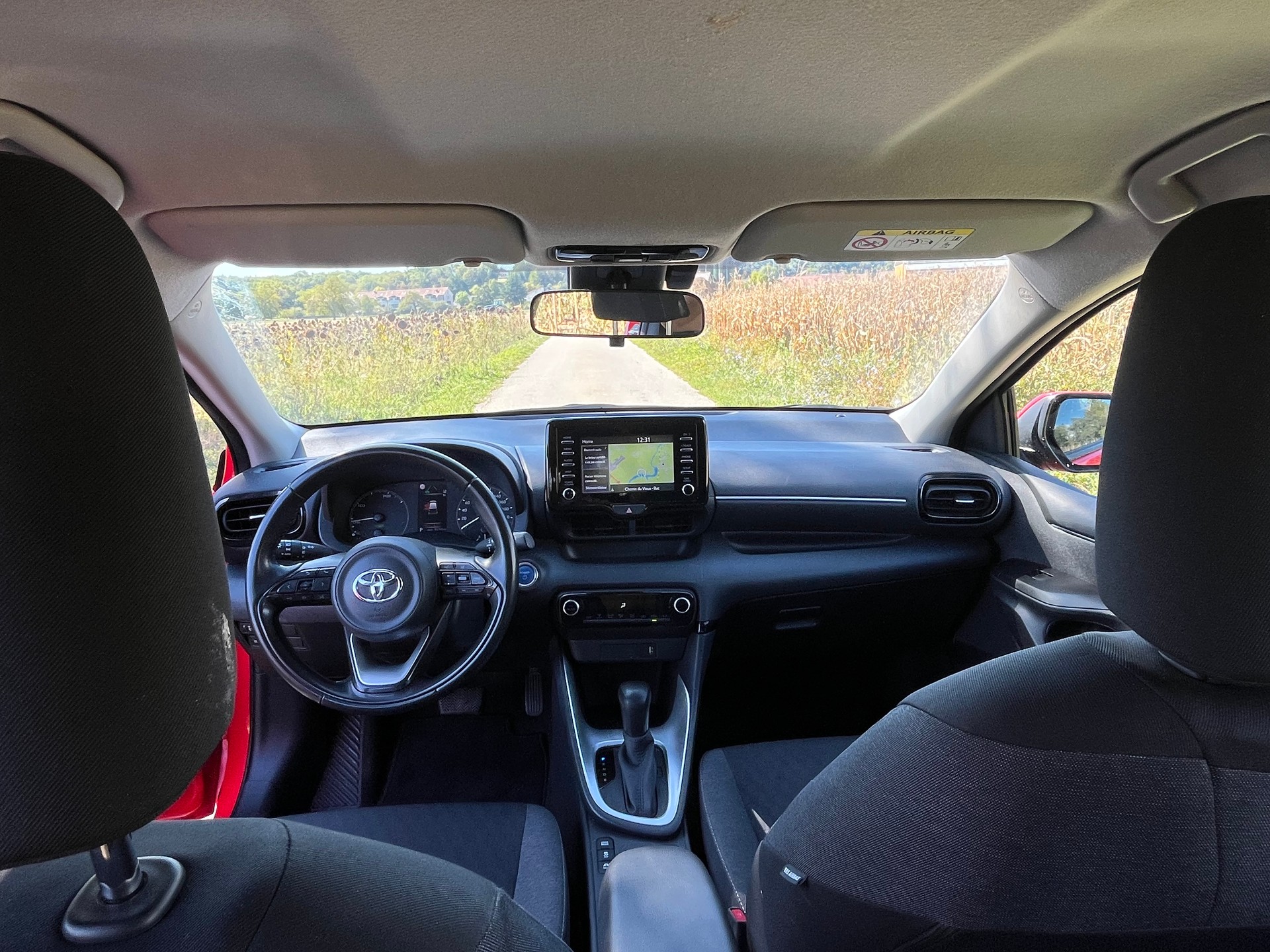 TOYOTA Yaris 1.5 Active e-CVT-image-12