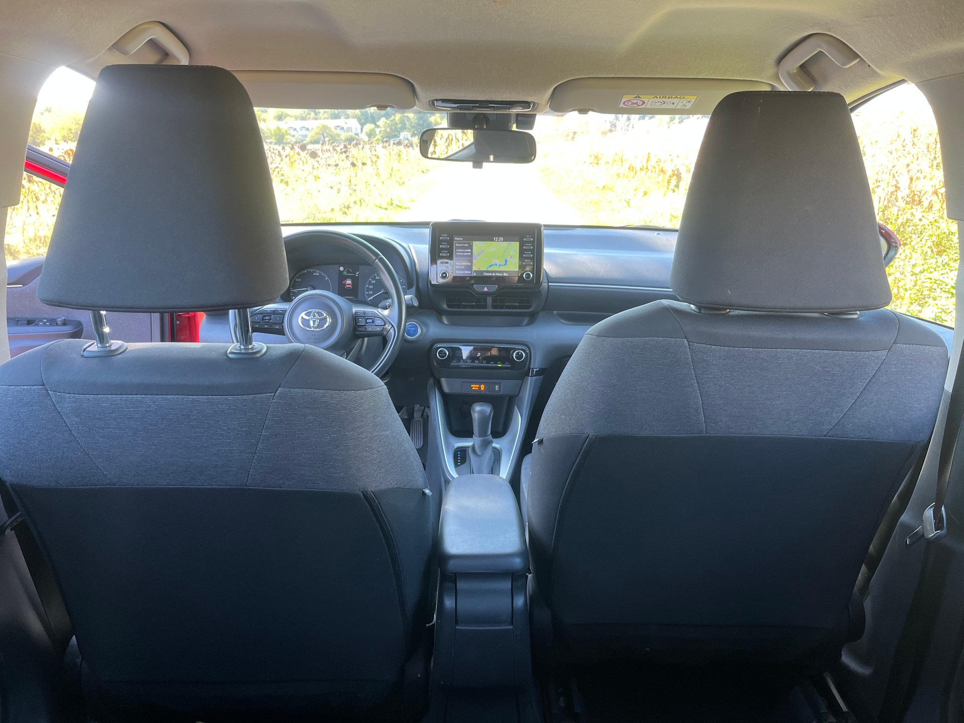 TOYOTA Yaris 1.5 Active e-CVT-image-11