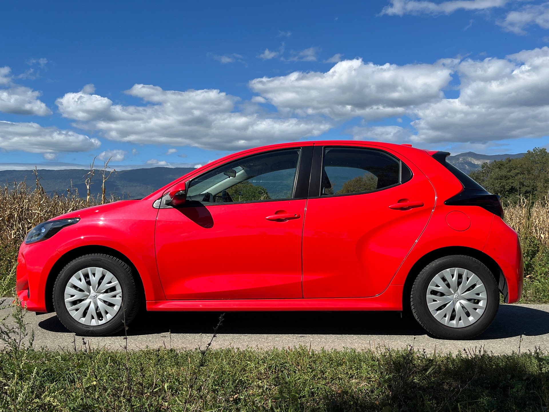 TOYOTA Yaris 1.5 Active e-CVT-image-3