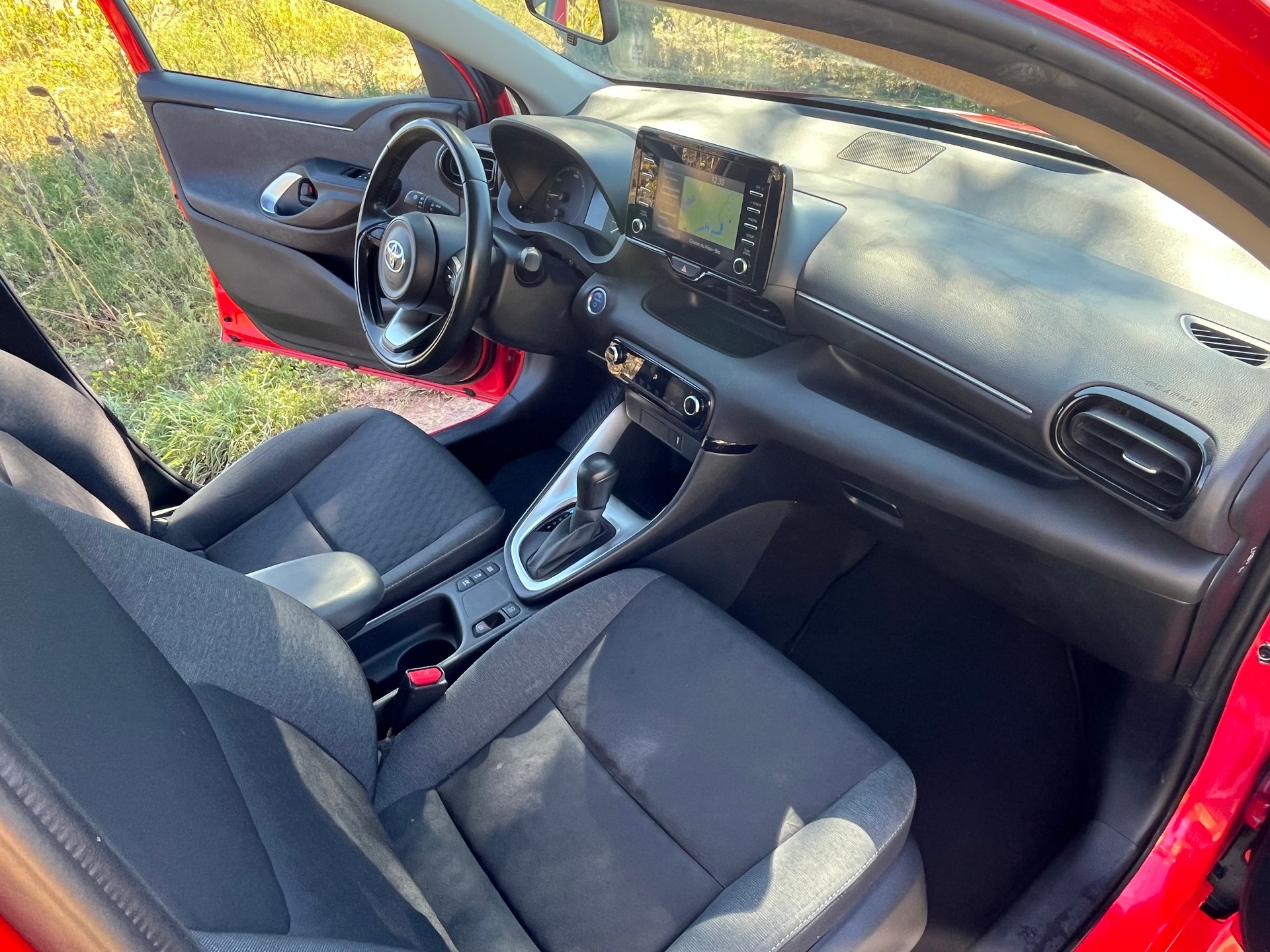 TOYOTA Yaris 1.5 Active e-CVT-image-7