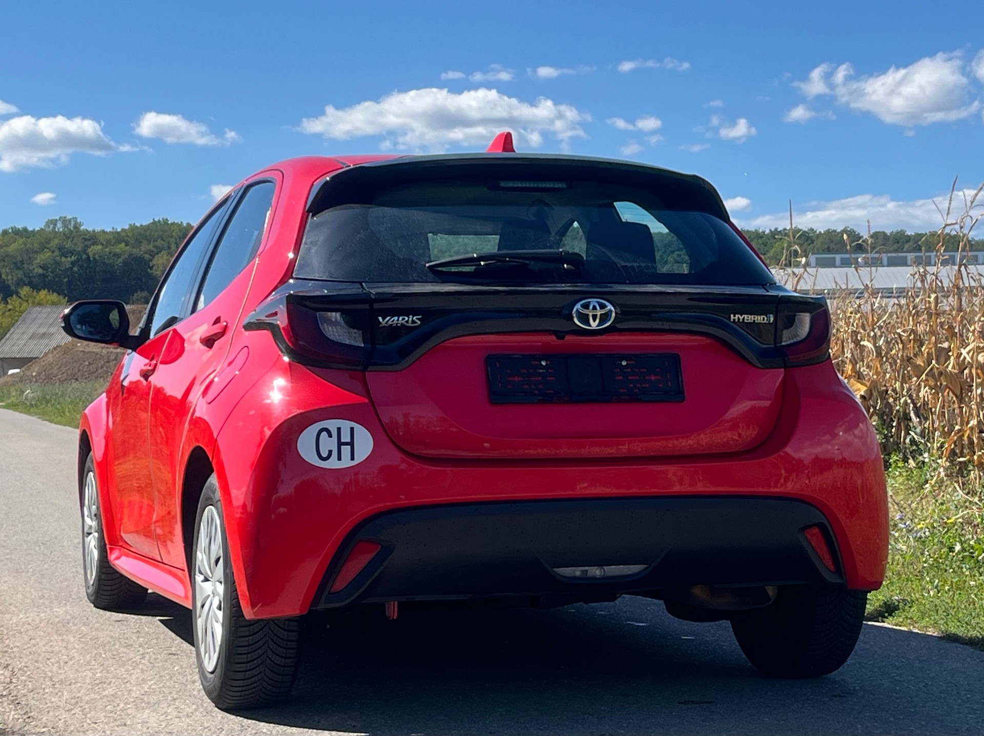 TOYOTA Yaris 1.5 Active e-CVT-image-4