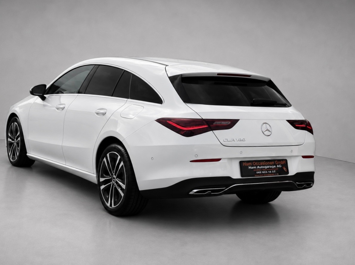 MERCEDES-BENZ CLA Shooting Brake 180 7G-DCT-image-2